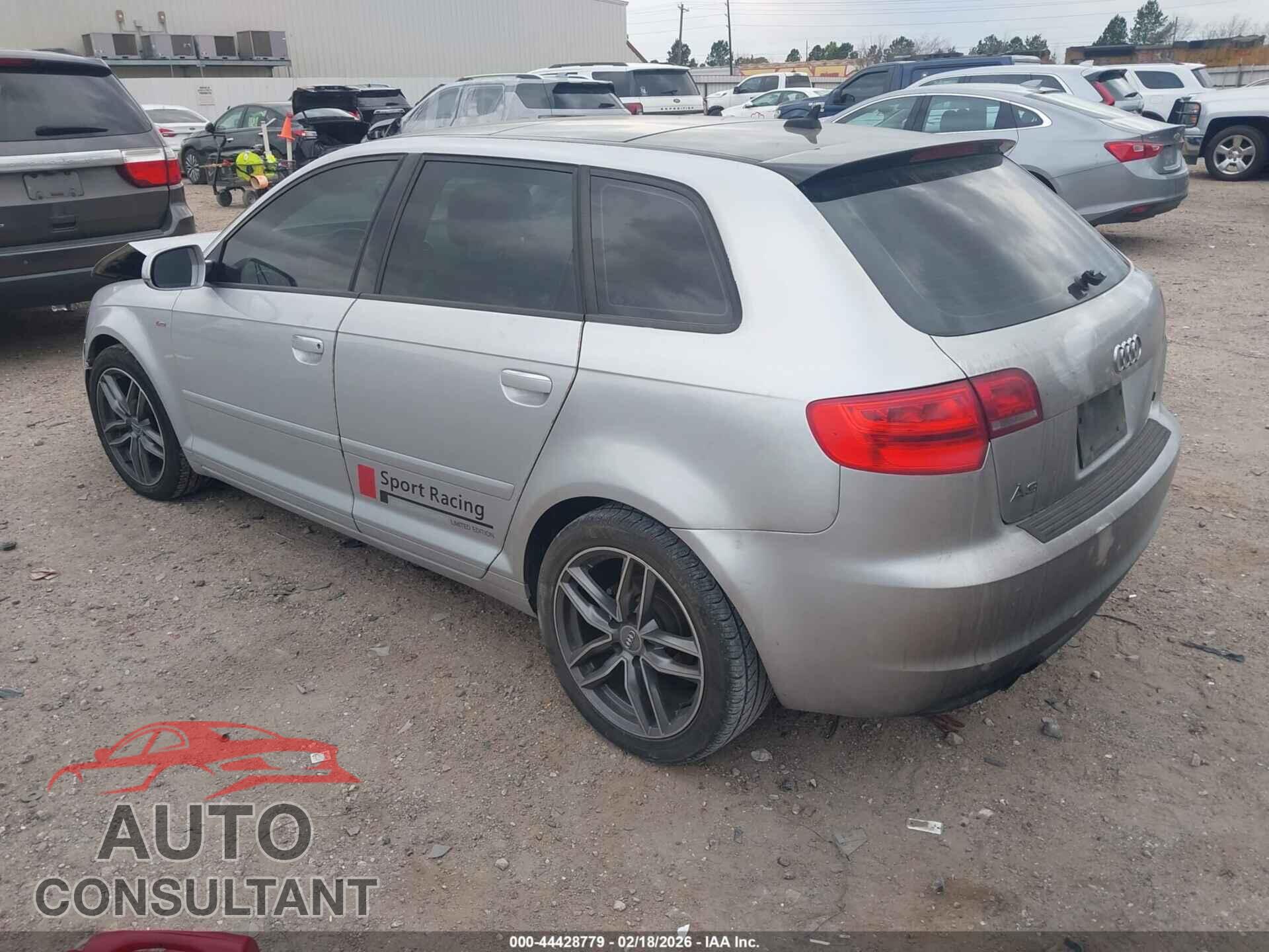 AUDI A3 2012 - WAUBJAFM8CA021079