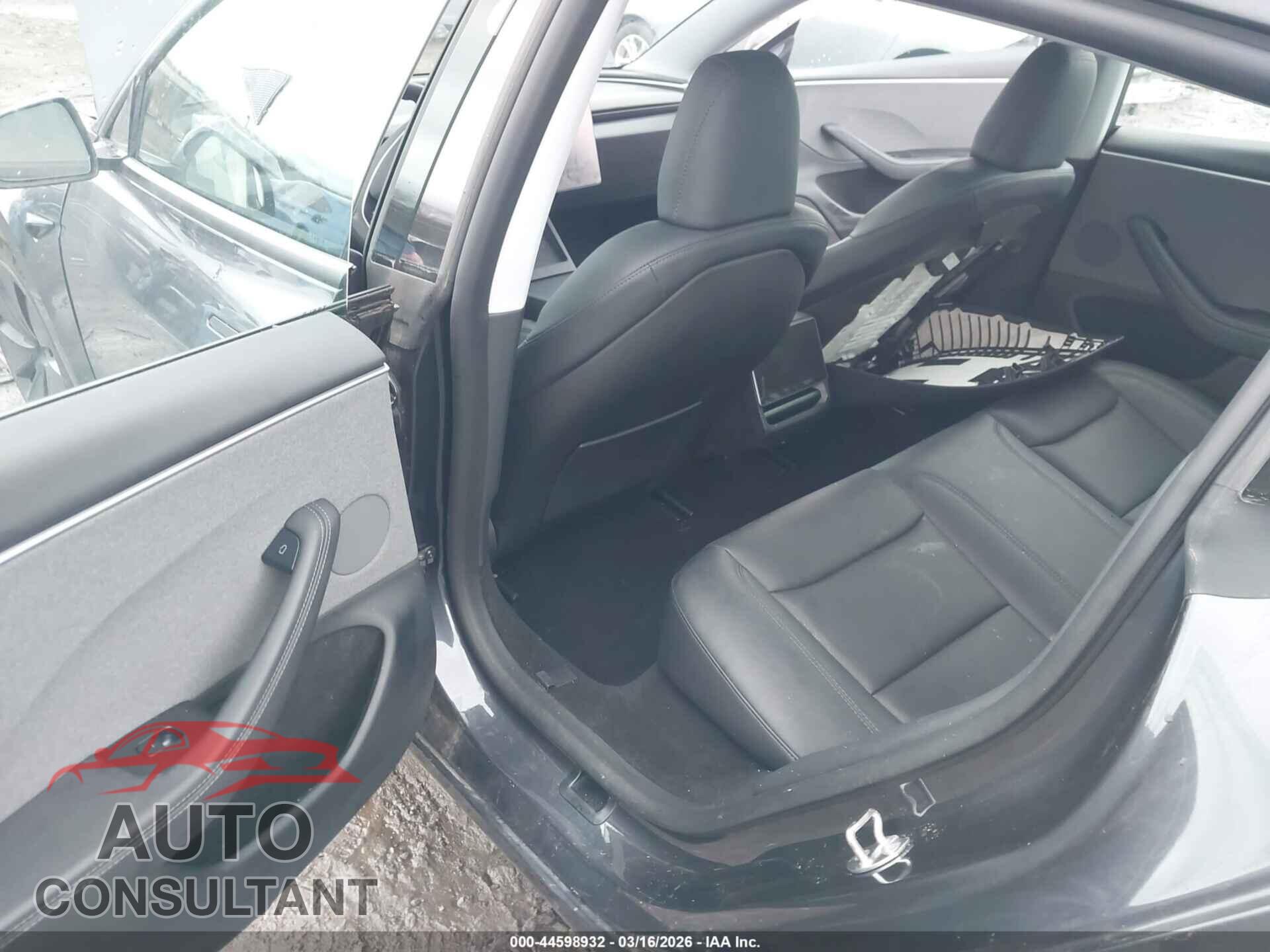 TESLA MODEL 3 2025 - 5YJ3E1EA9SF969936