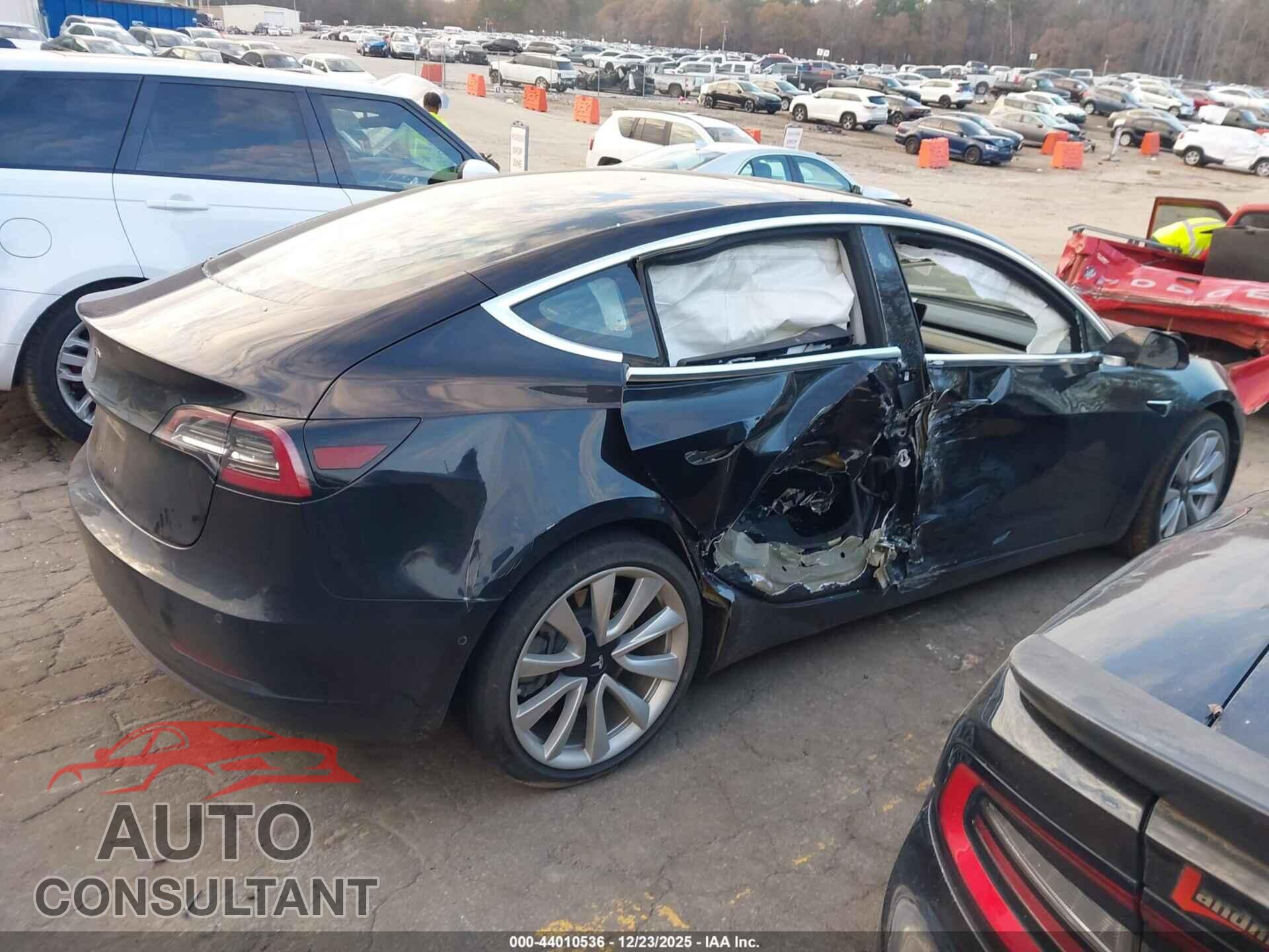 TESLA MODEL 3 2018 - 5YJ3E1EA0JF071126