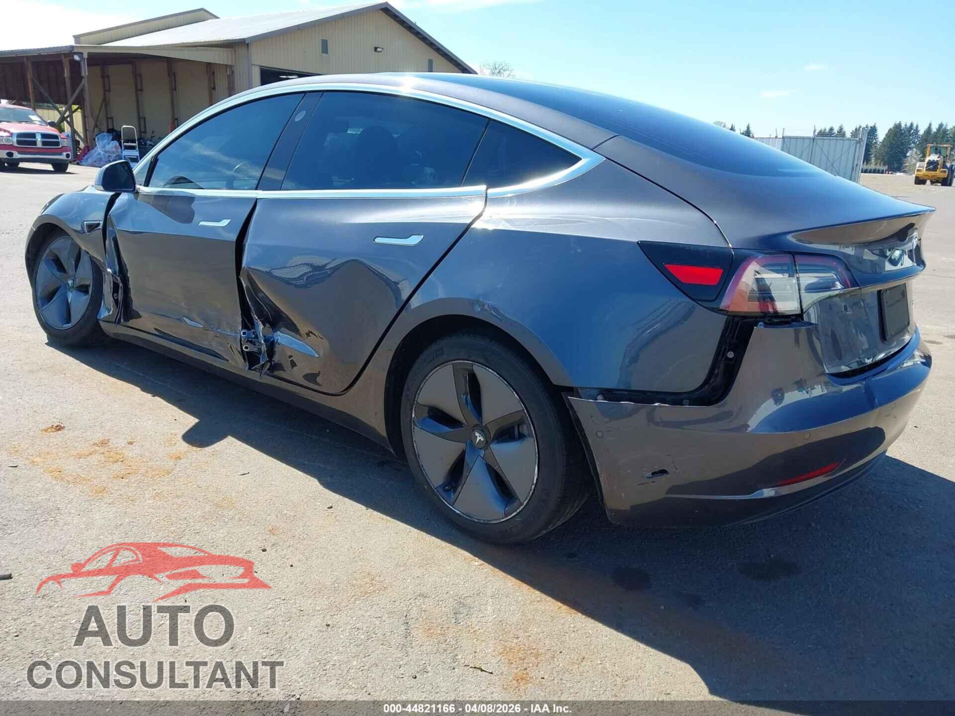 TESLA MODEL 3 2019 - 5YJ3E1EB2KF144815