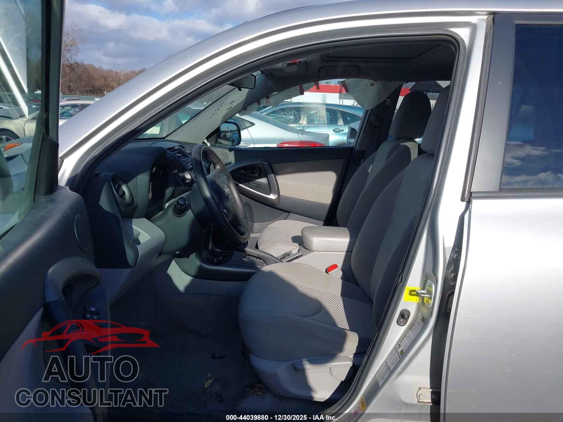 TOYOTA RAV4 2012 - 2T3BF4DV2CW184717