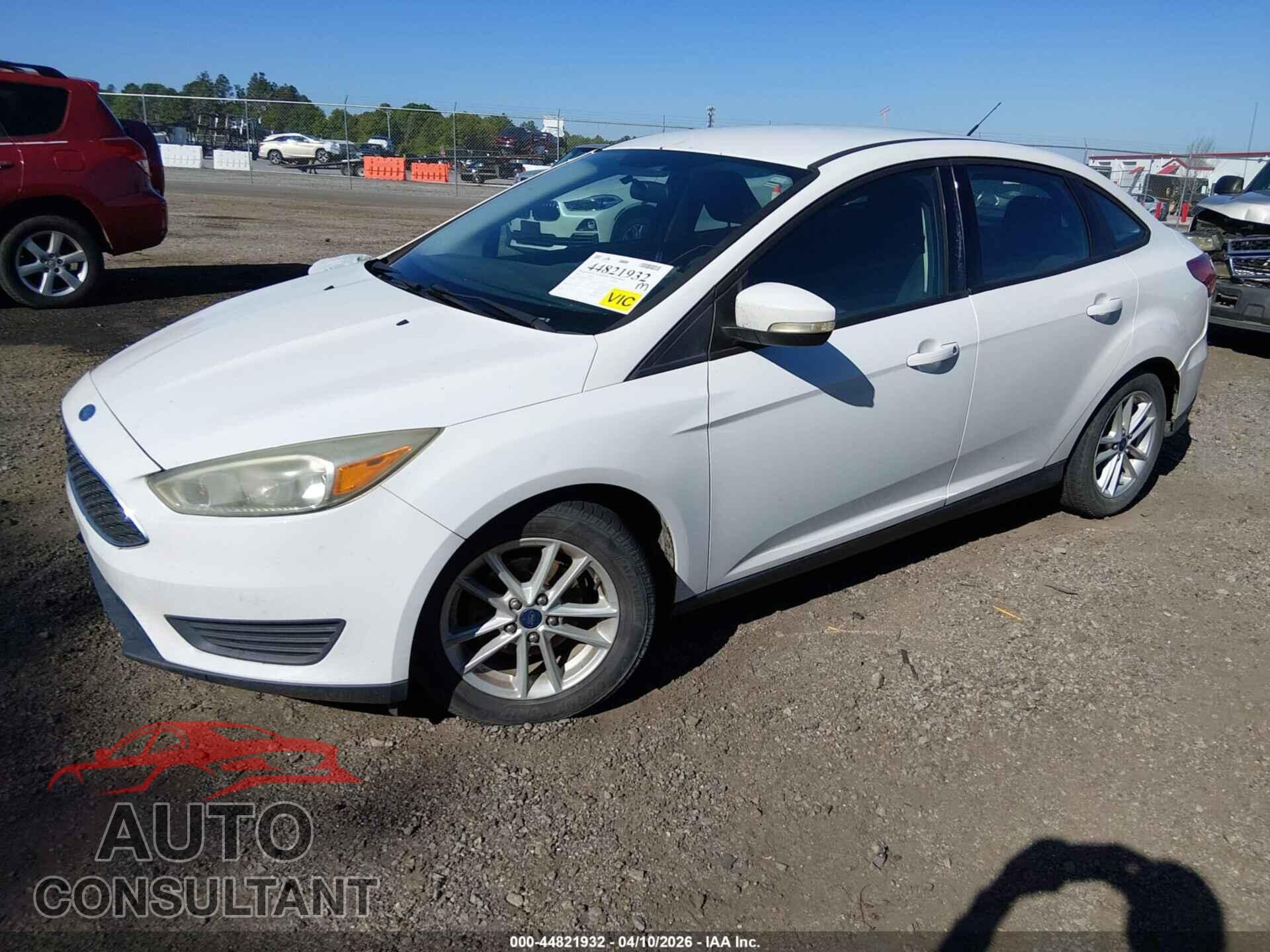 FORD FOCUS 2015 - 1FADP3F20FL250357