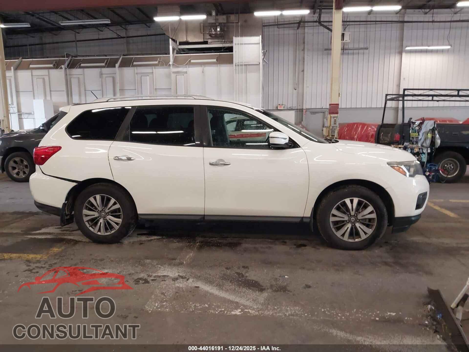 NISSAN PATHFINDER 2018 - 5N1DR2MN8JC622236