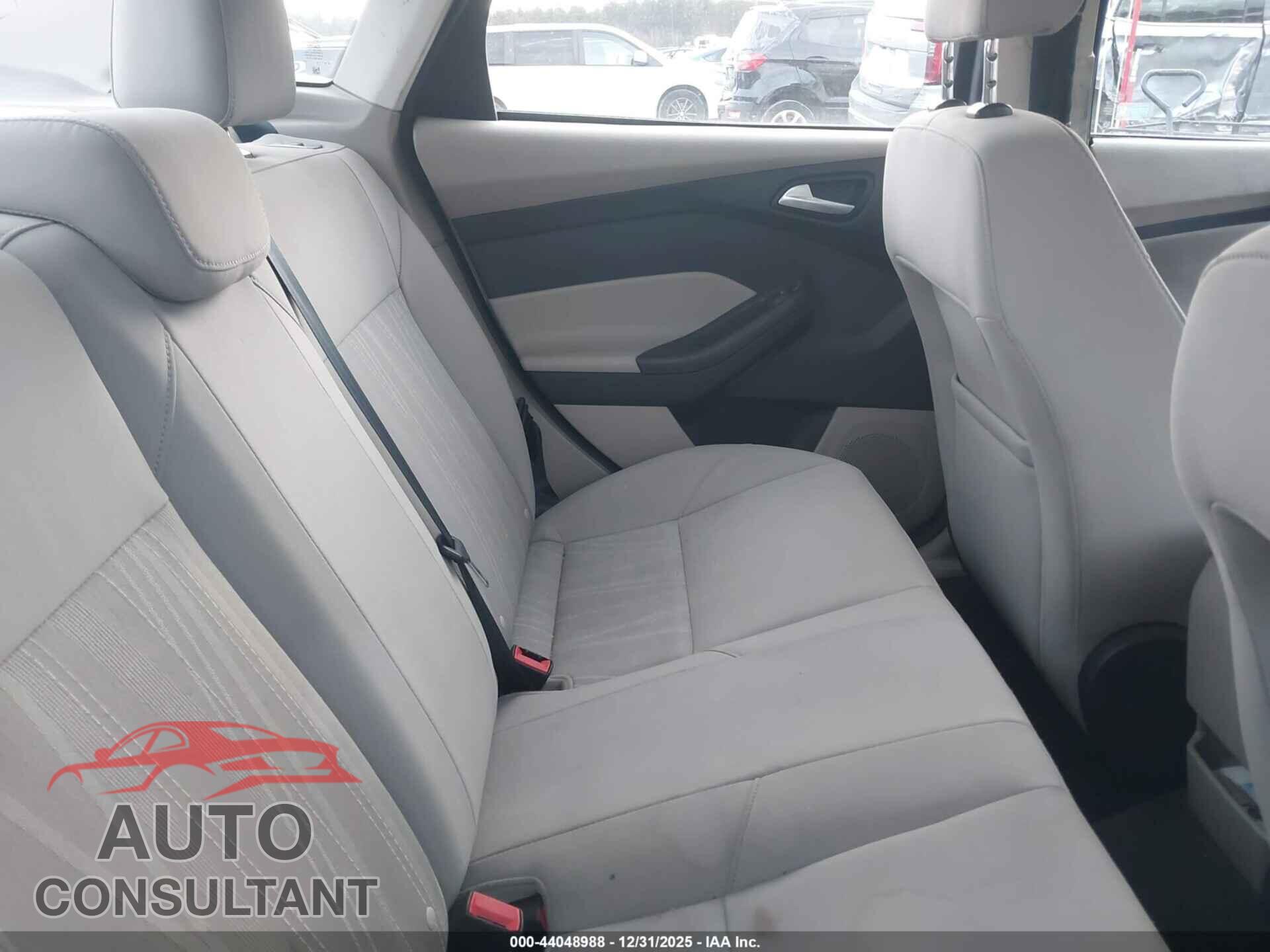 FORD FOCUS 2015 - 1FADP3F29FL222170