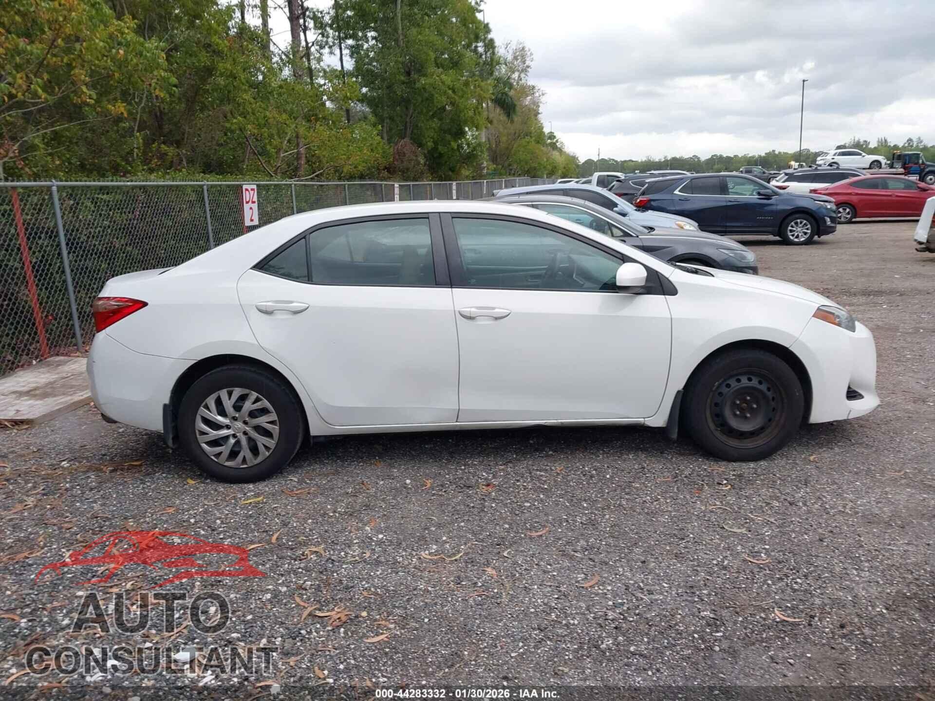 TOYOTA COROLLA 2017 - 5YFBURHE5HP734037