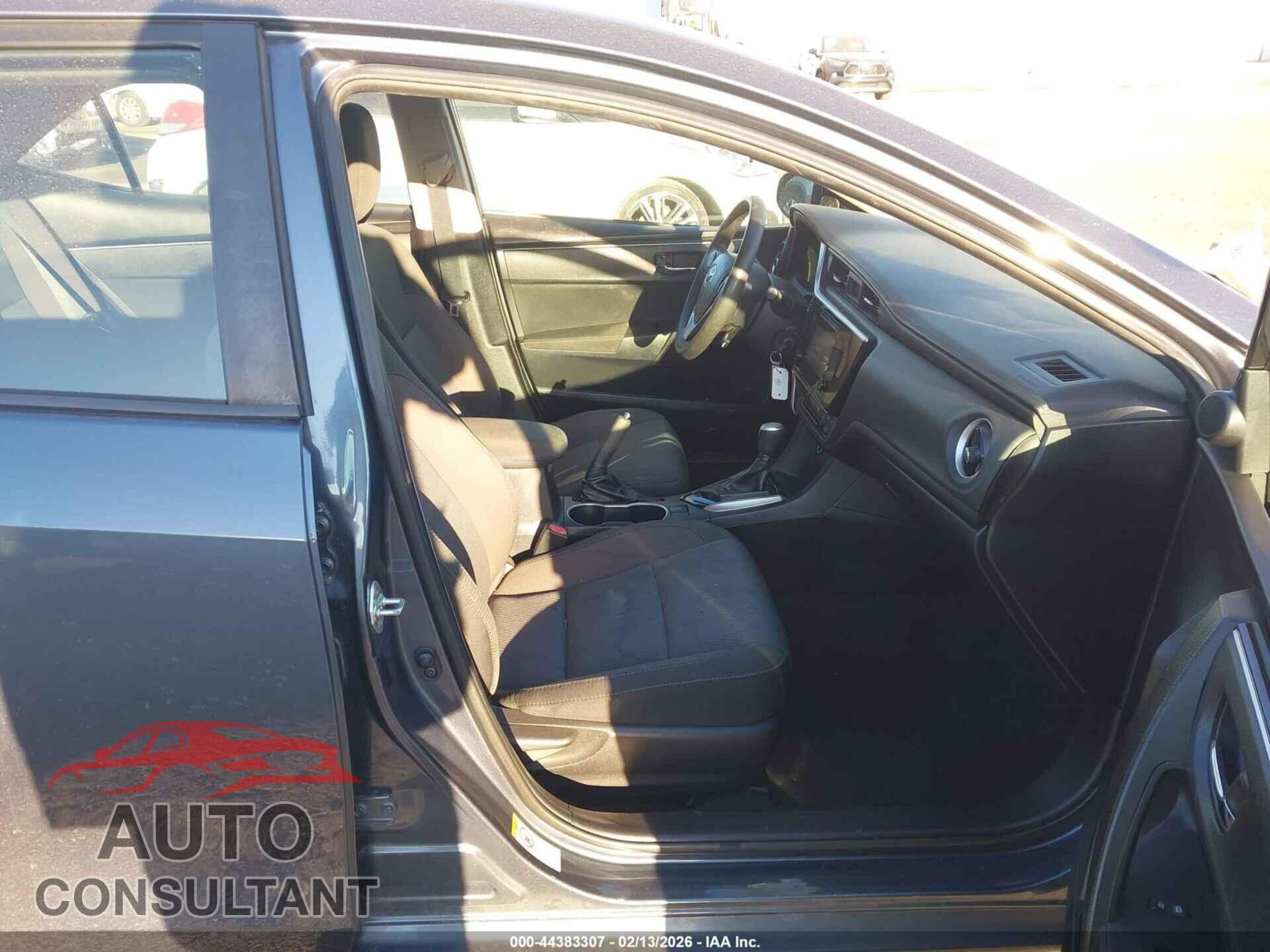 TOYOTA COROLLA 2019 - 2T1BURHEXKC194465