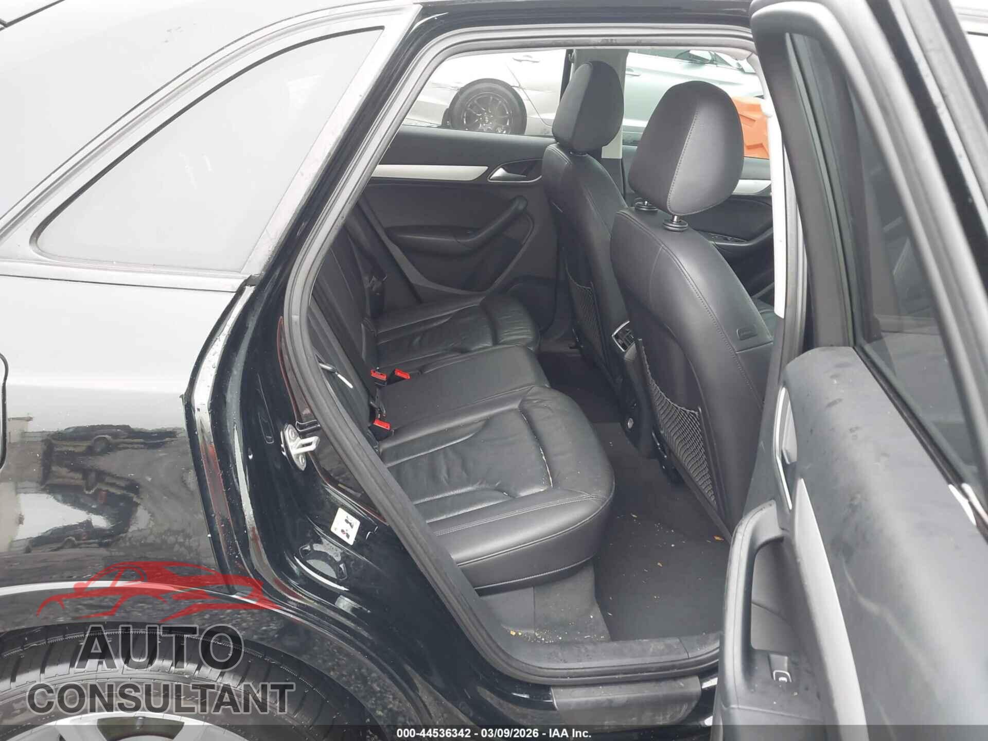 AUDI Q3 2017 - WA1ECCFS7HR015670