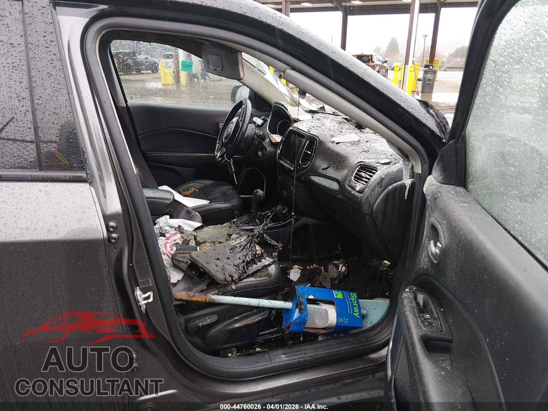 JEEP COMPASS 2020 - 3C4NJCCB5LT211252
