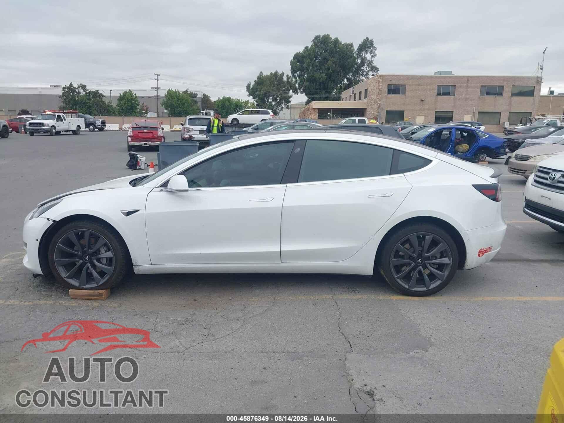 TESLA MODEL 3 2018 - 5YJ3E1EA7JF008332