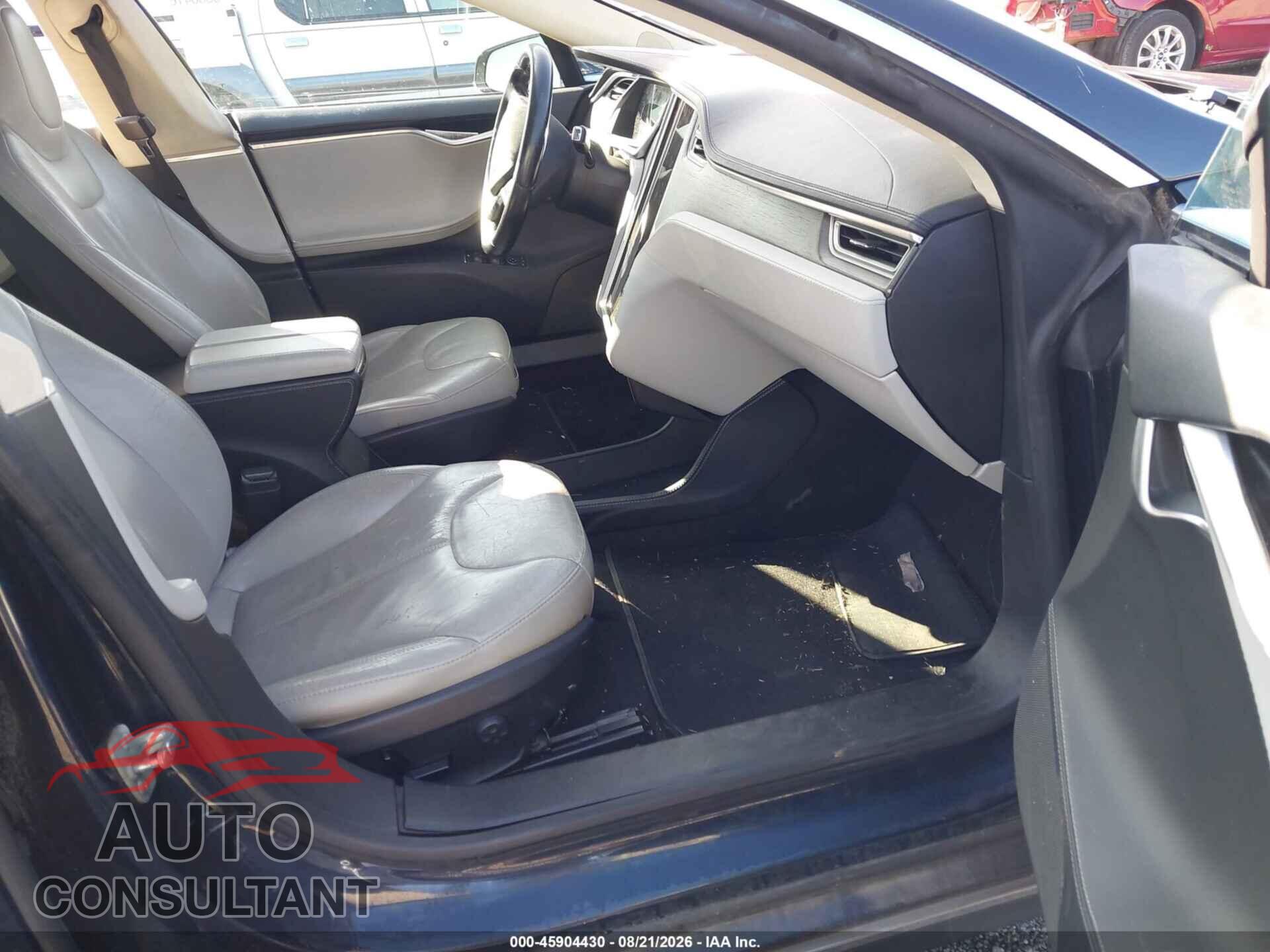 TESLA MODEL S 2015 - 5YJSA1E2XFF111879