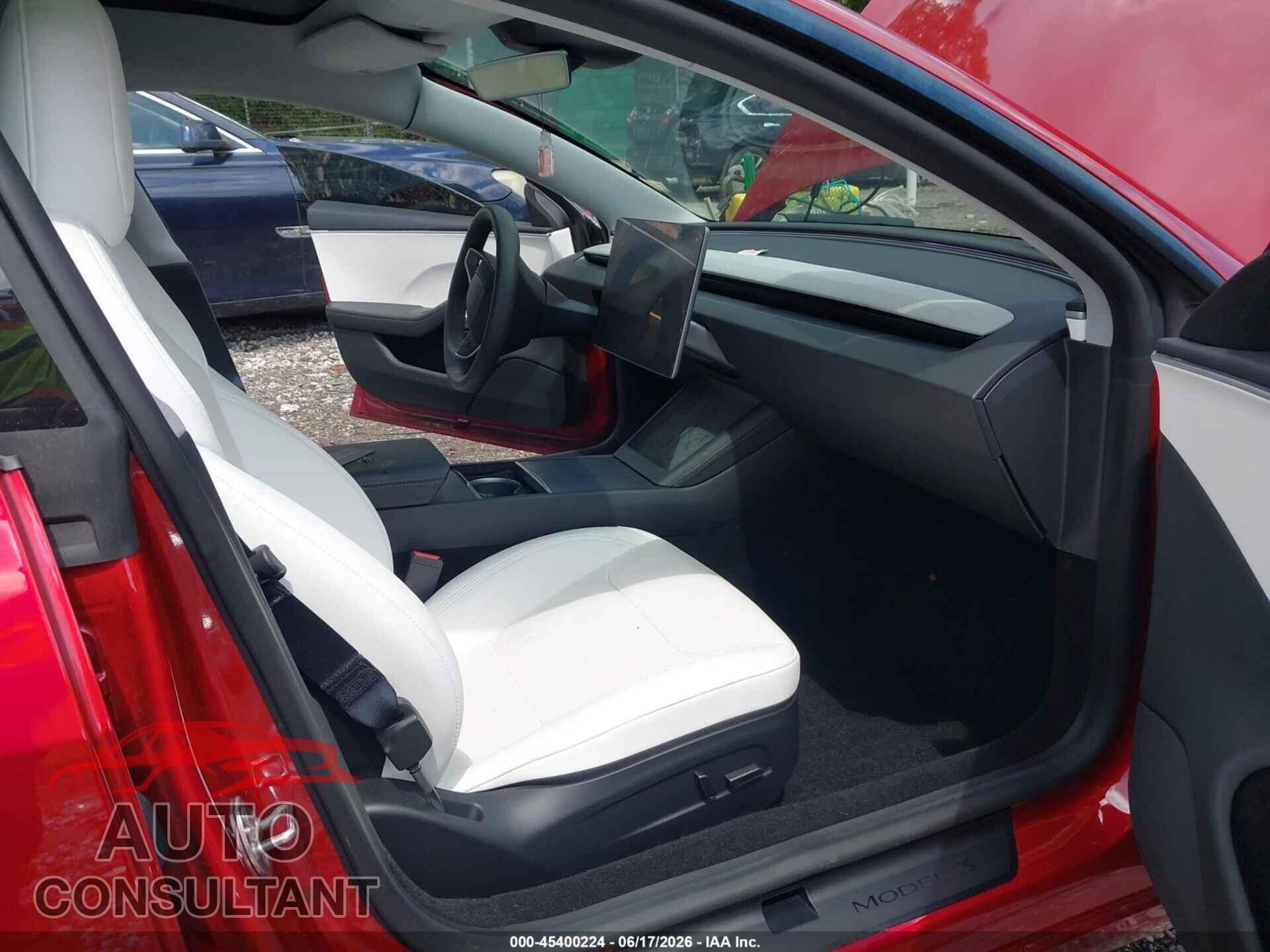 TESLA MODEL 3 2024 - 5YJ3E1EAXRF830215
