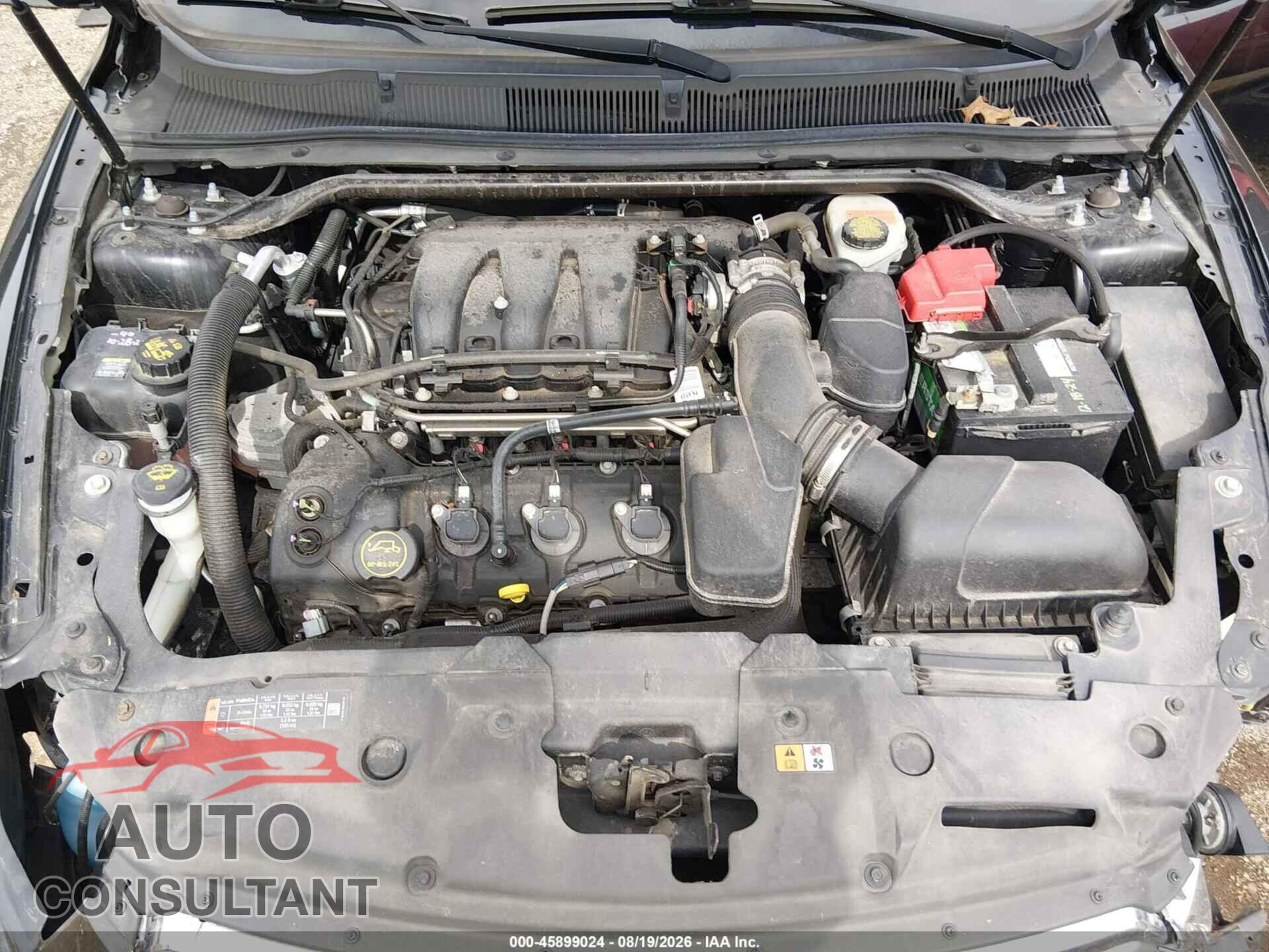 FORD TAURUS 2017 - 1FAHP2E85HG106350