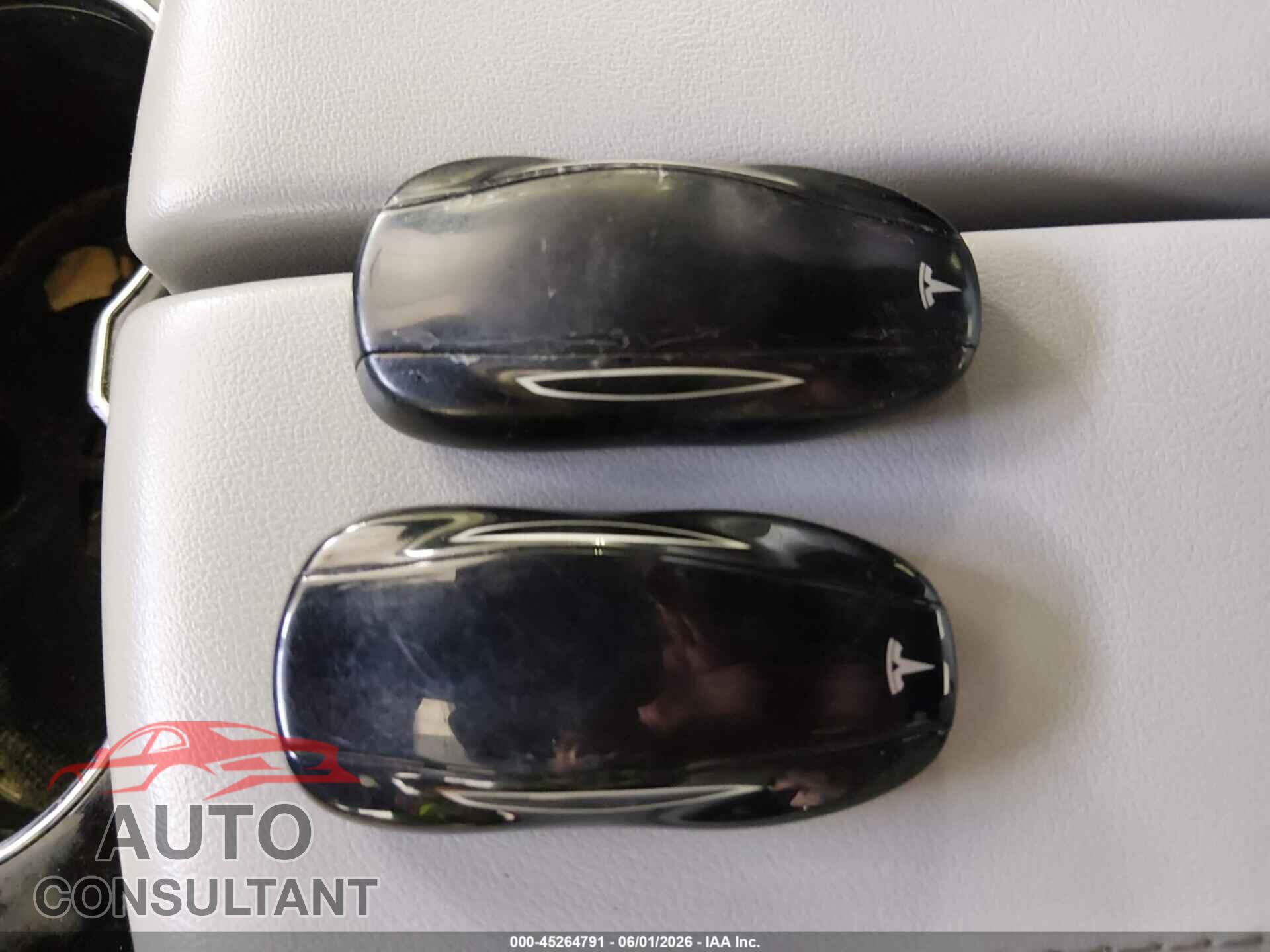 TESLA MODEL S 2014 - 5YJSA1H24EFP65996
