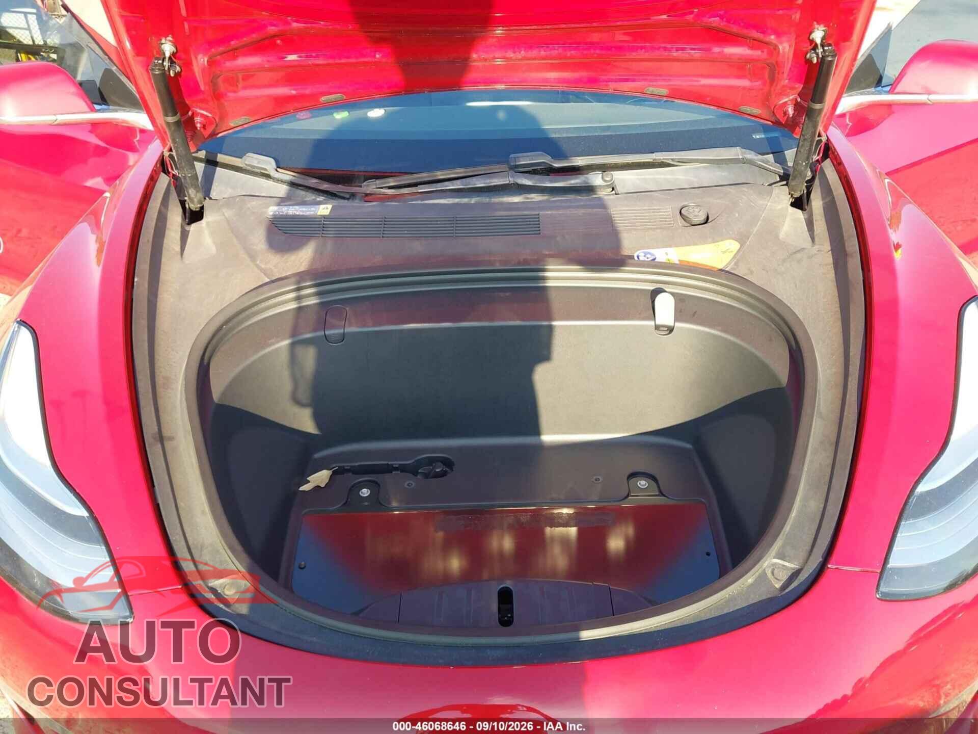 TESLA MODEL 3 2018 - 5YJ3E1EA5JF005302