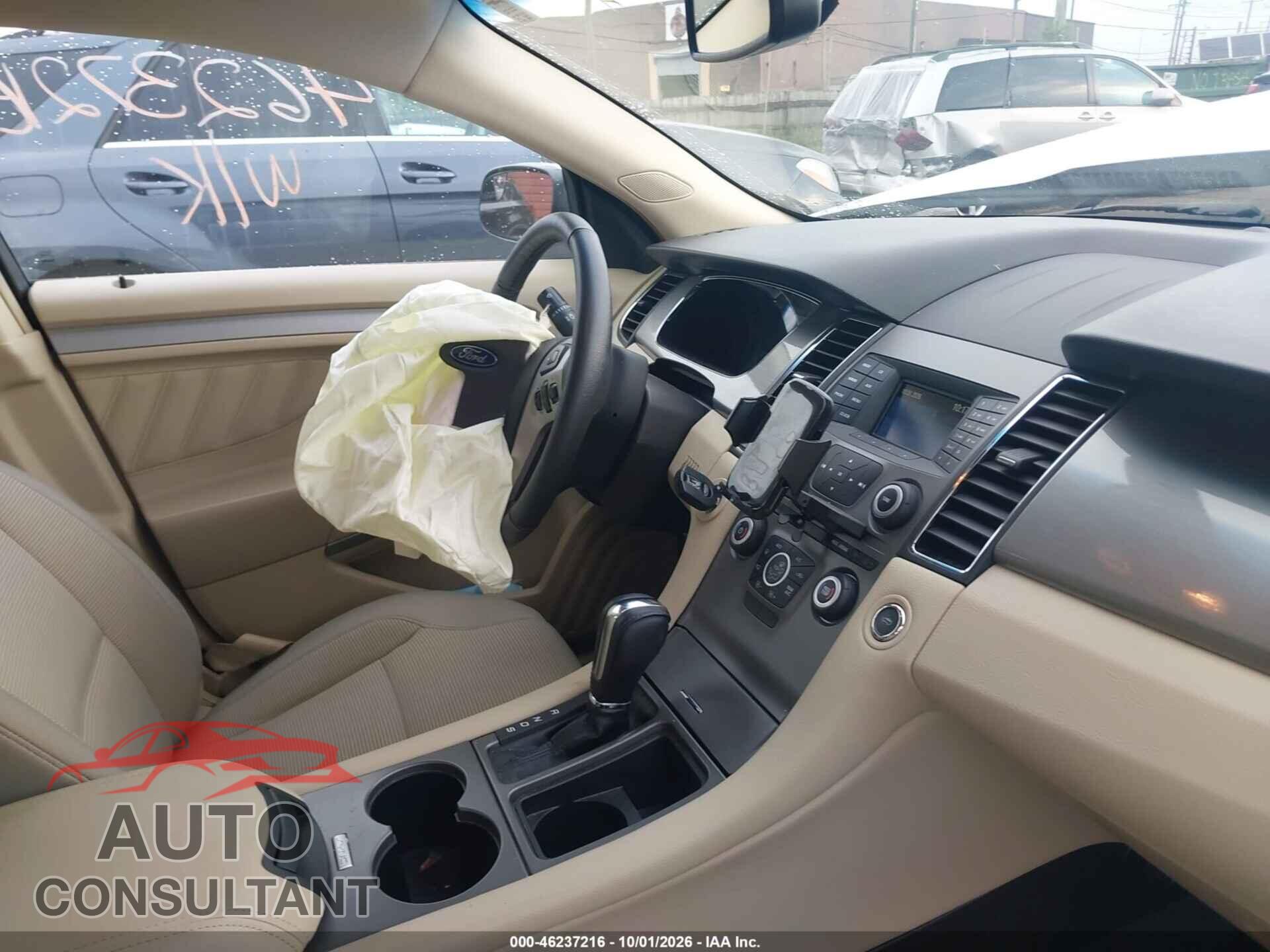FORD TAURUS 2018 - 1FAHP2E86JG138729