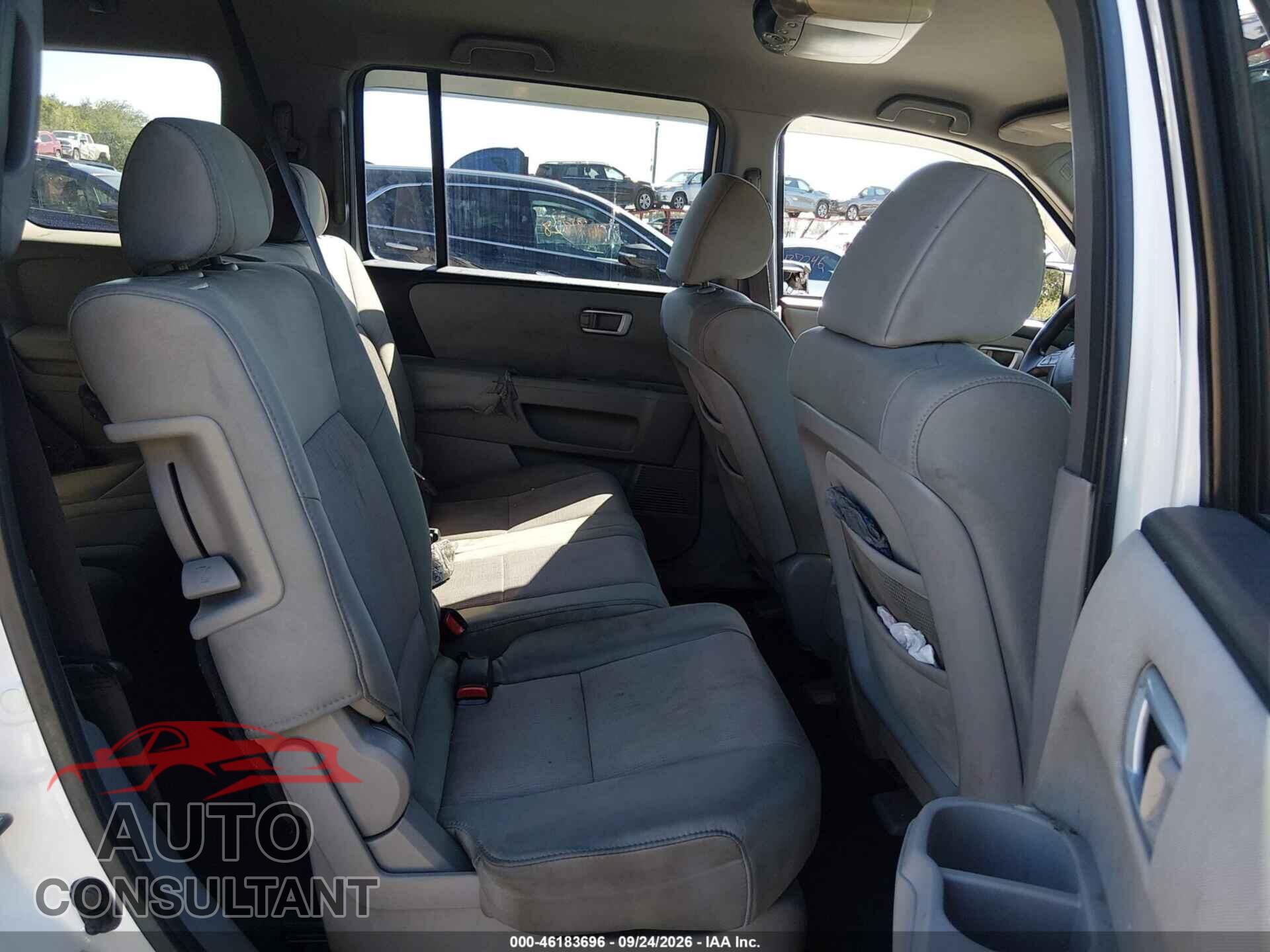 HONDA PILOT 2010 - 5FNYF4H41AB040204