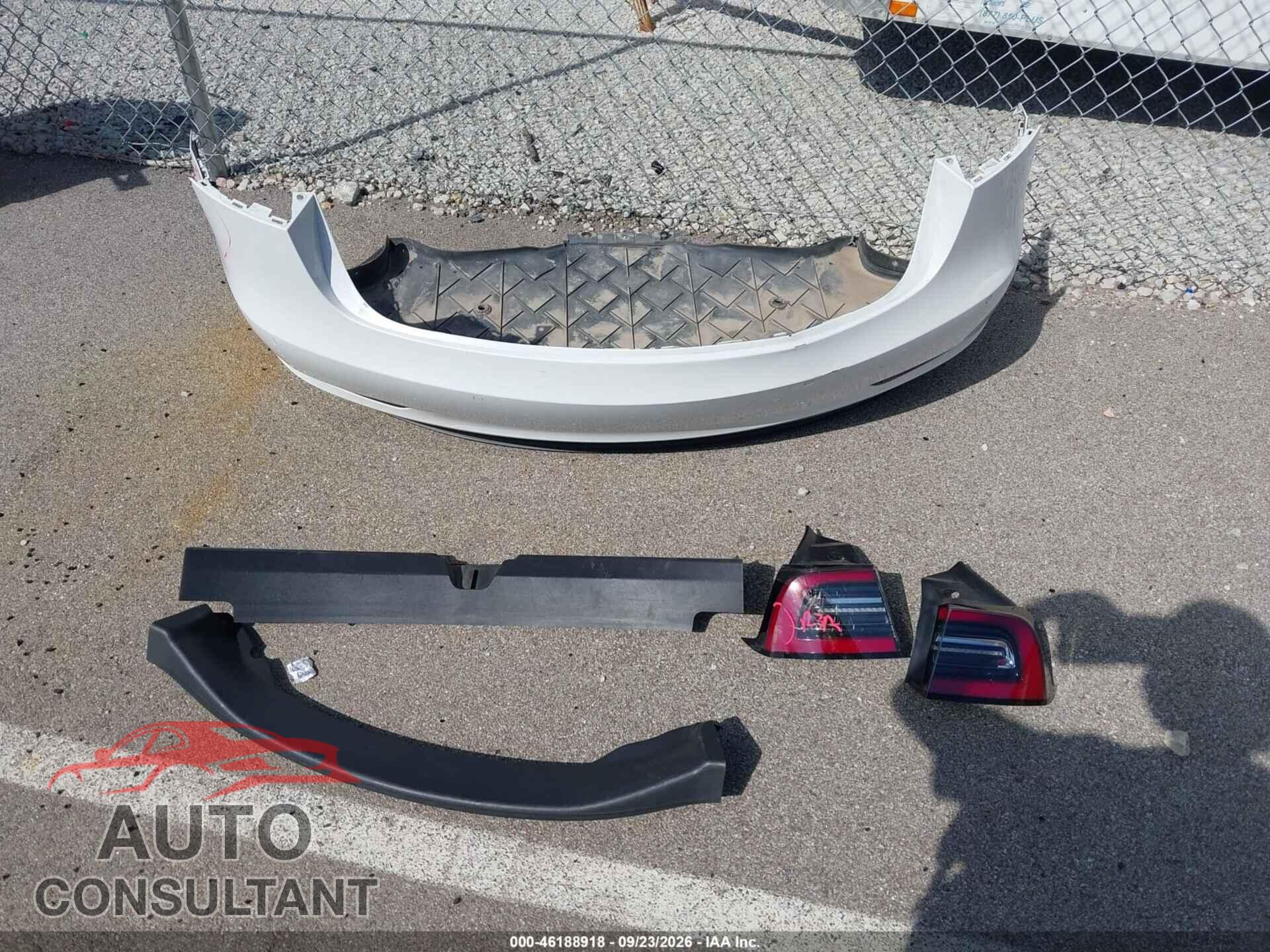 TESLA MODEL 3 2019 - 5YJ3E1EB8KF494448