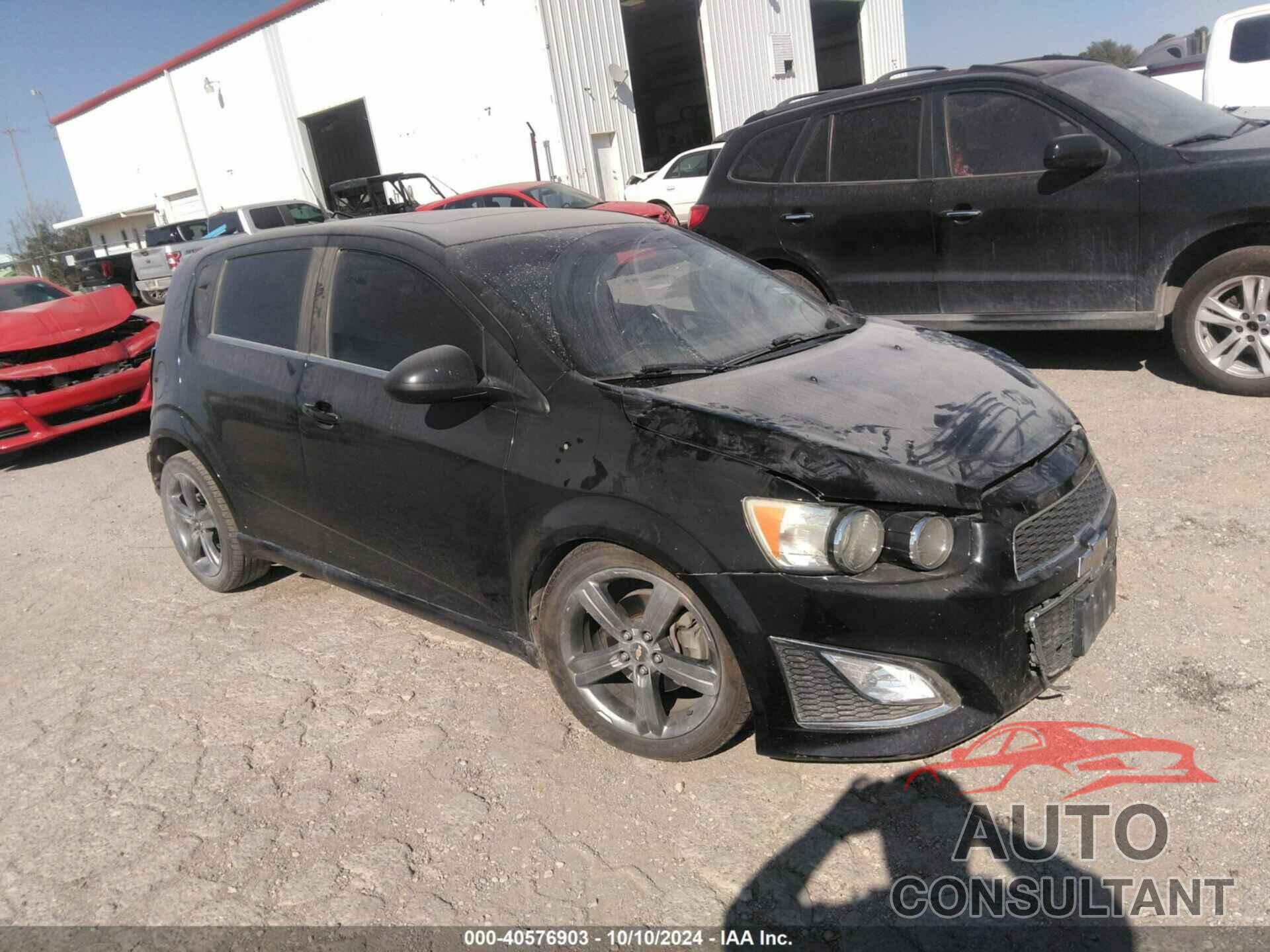 CHEVROLET SONIC 2013 - 1G1JG6SBXD4229357