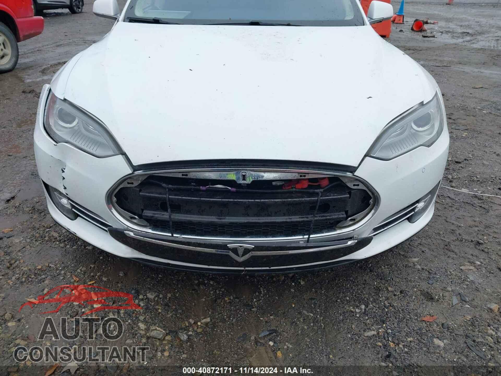 TESLA MODEL S 2013 - 5YJSA1DP2DFP25030