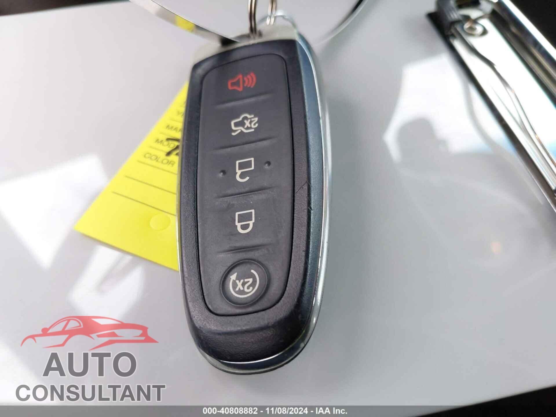 FORD TAURUS 2018 - 1FAHP2E81JG135303
