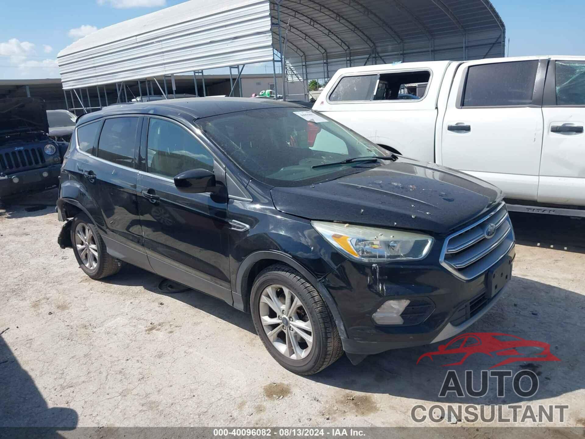 FORD ESCAPE 2017 - 1FMCU0G92HUC81367