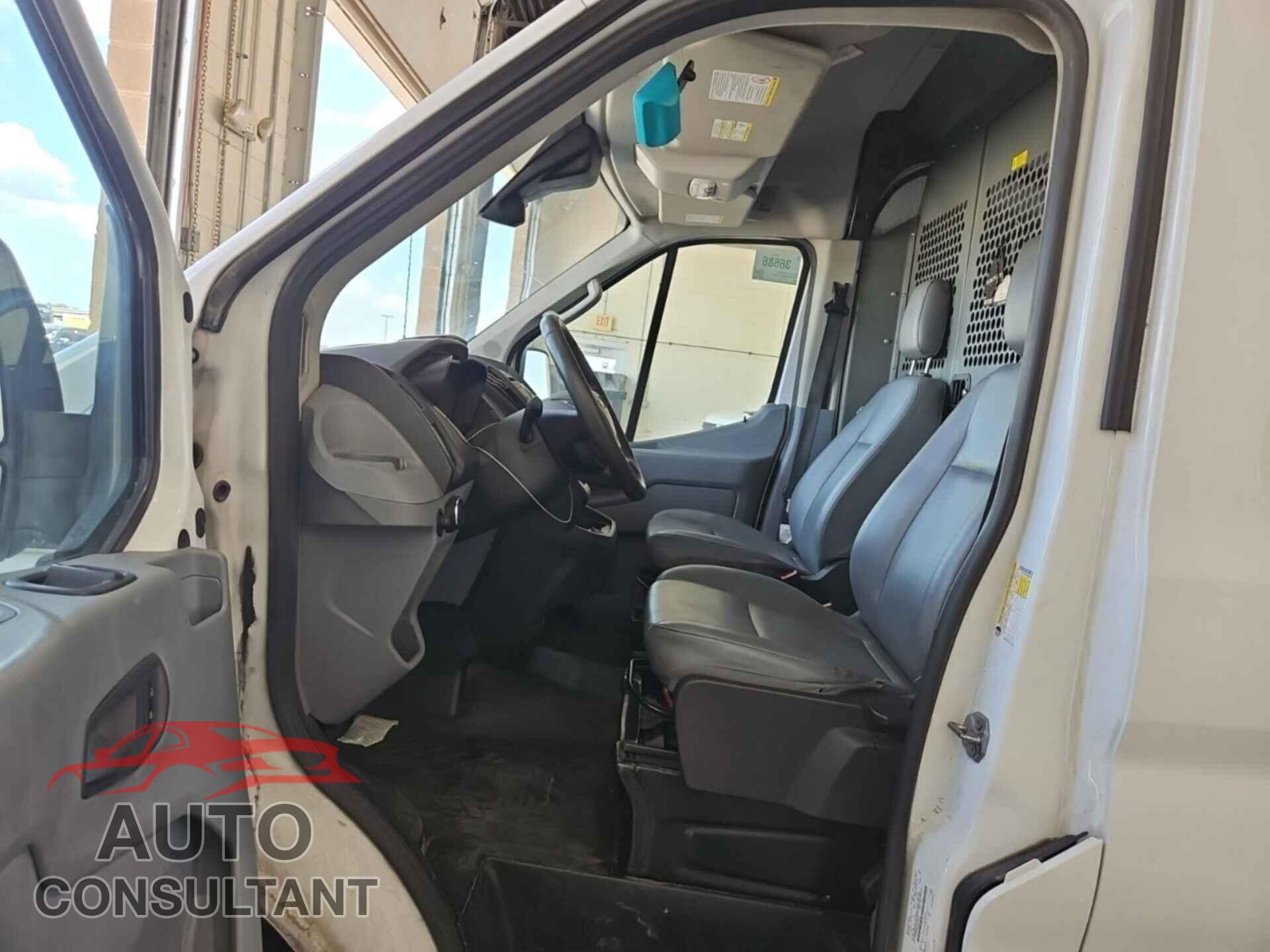FORD TRANSIT 2018 - 1FTYR2CM2JKB45906