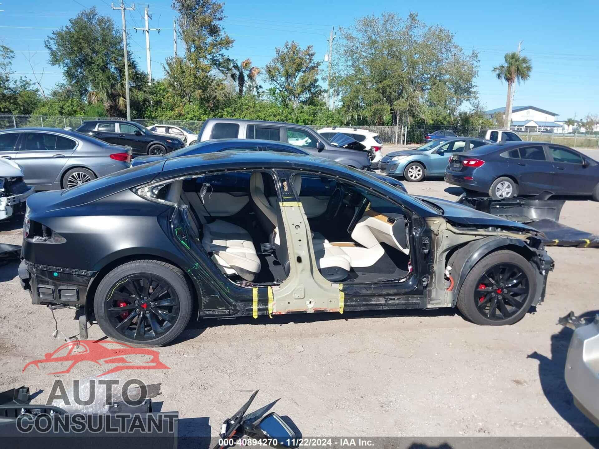 TESLA MODEL S 2020 - 5YJSA1E23LF357703