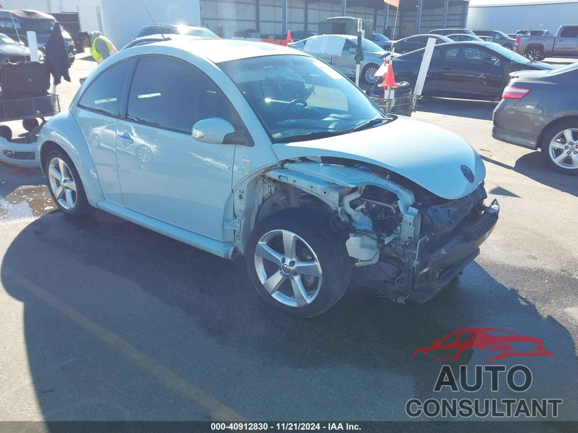 VOLKSWAGEN NEW BEETLE 2010 - 3VWRW3AG7AM035570