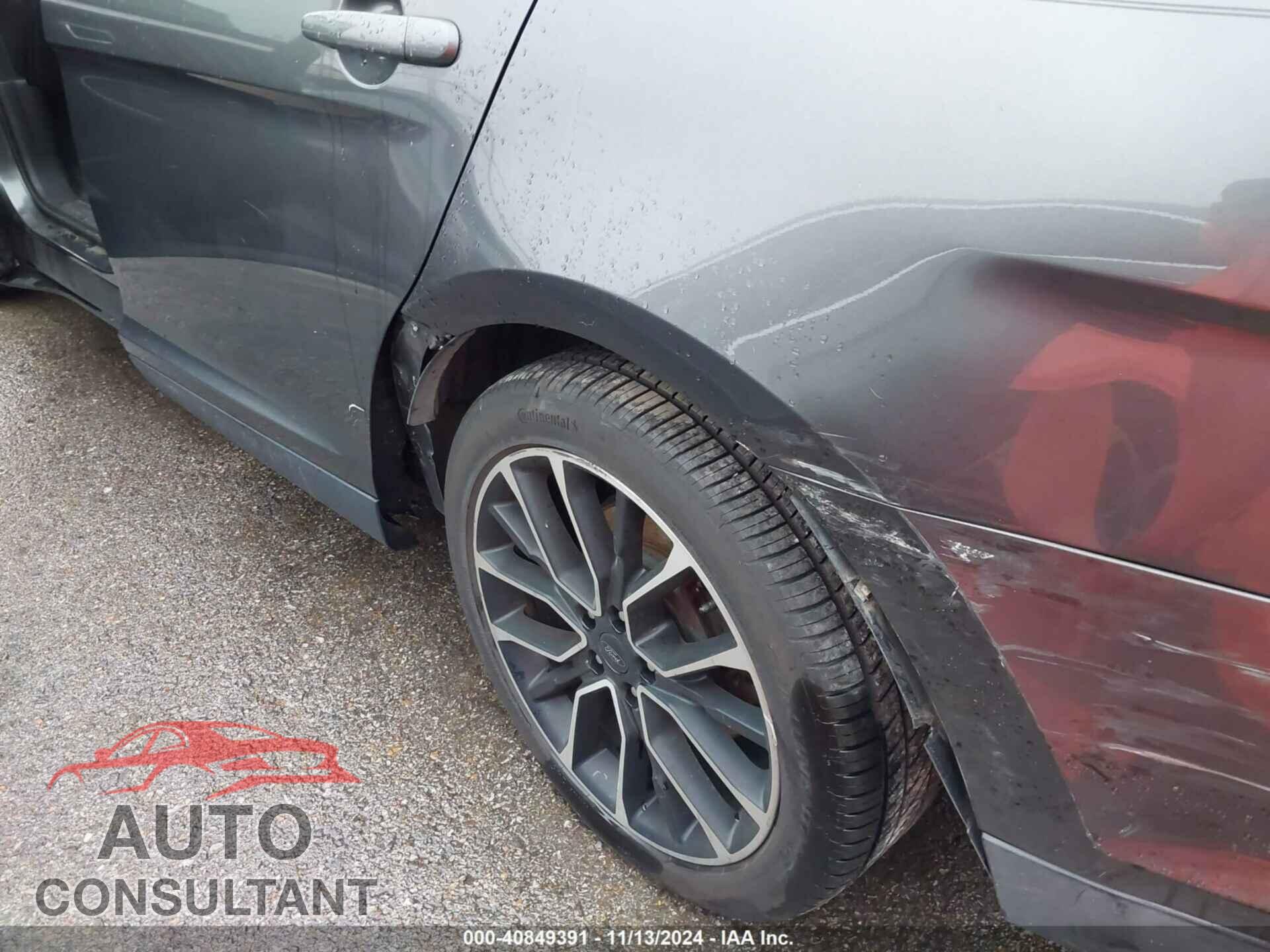 FORD TAURUS 2017 - 1FAHP2E80HG112864
