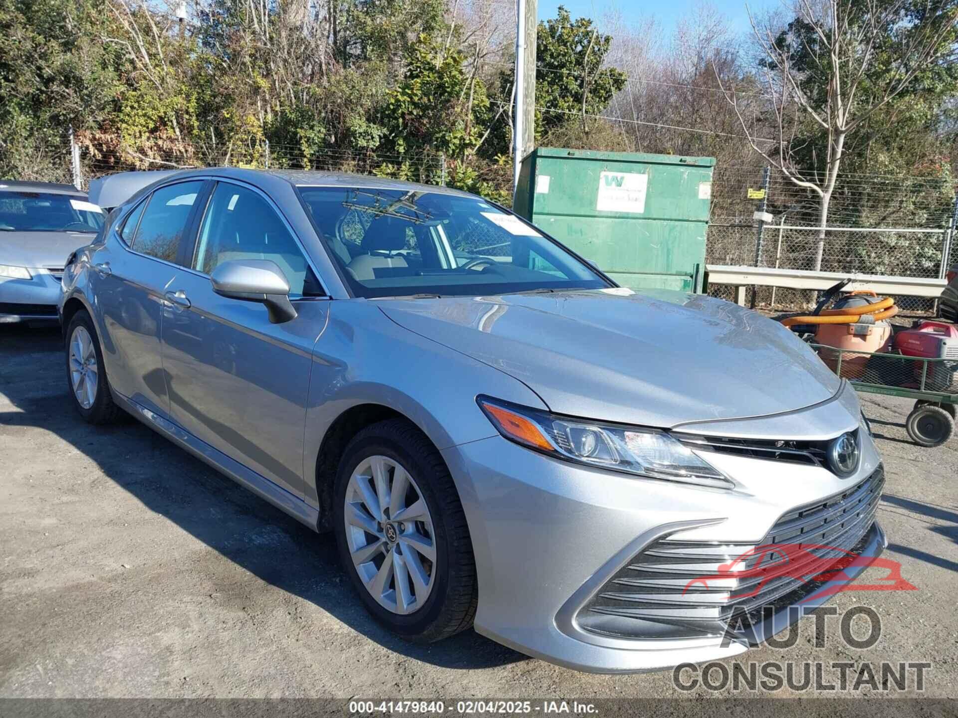 TOYOTA CAMRY 2022 - 4T1C11AK4NU056843