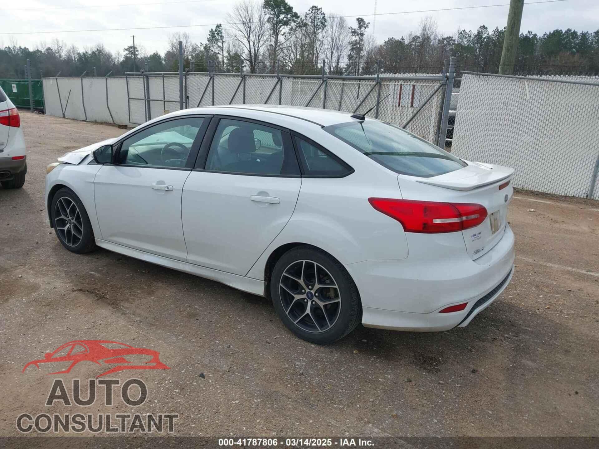 FORD FOCUS 2015 - 1FADP3F26FL247916