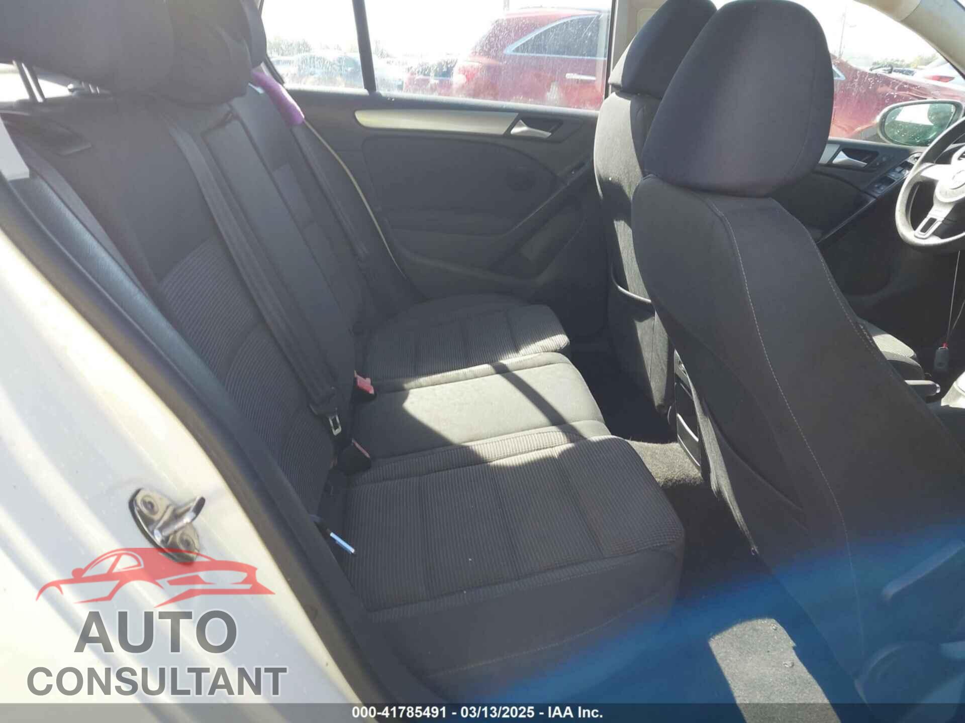 VOLKSWAGEN GOLF 2013 - WVWDB7AJ0DW117575