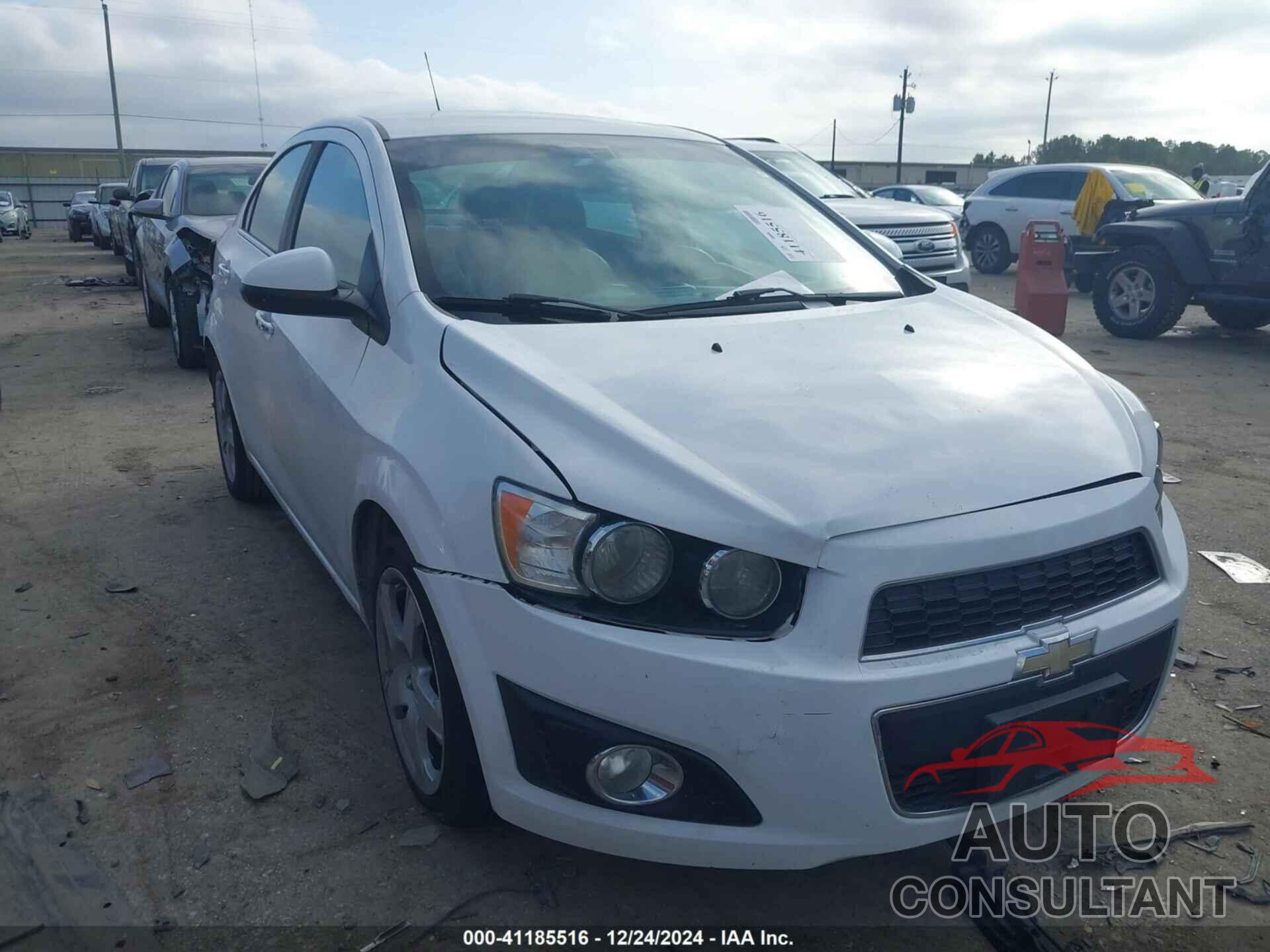 CHEVROLET SONIC 2015 - 1G1JE5SB0F4107545