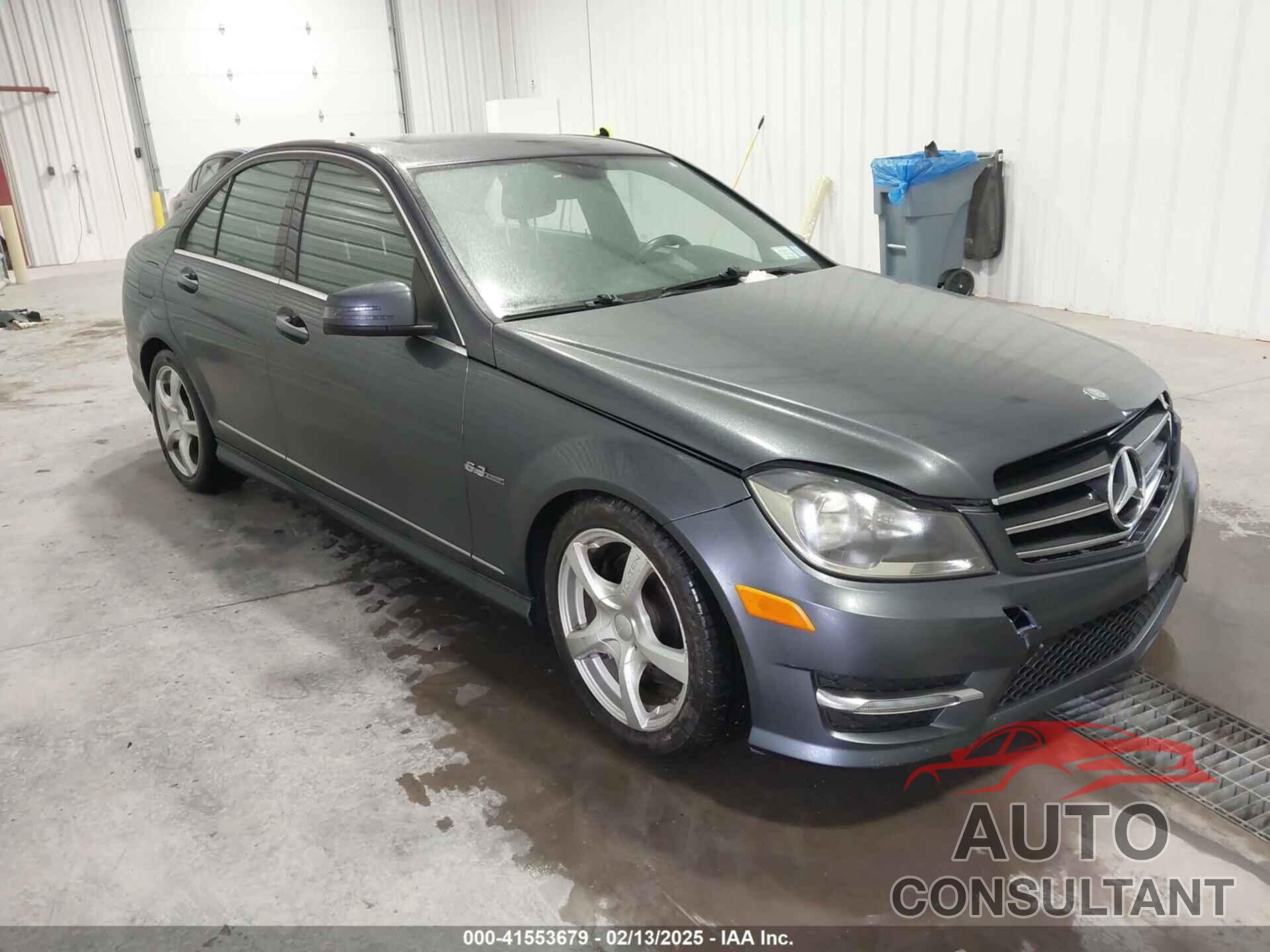 MERCEDES-BENZ C 300 2013 - WDDGF8AB4DR247931