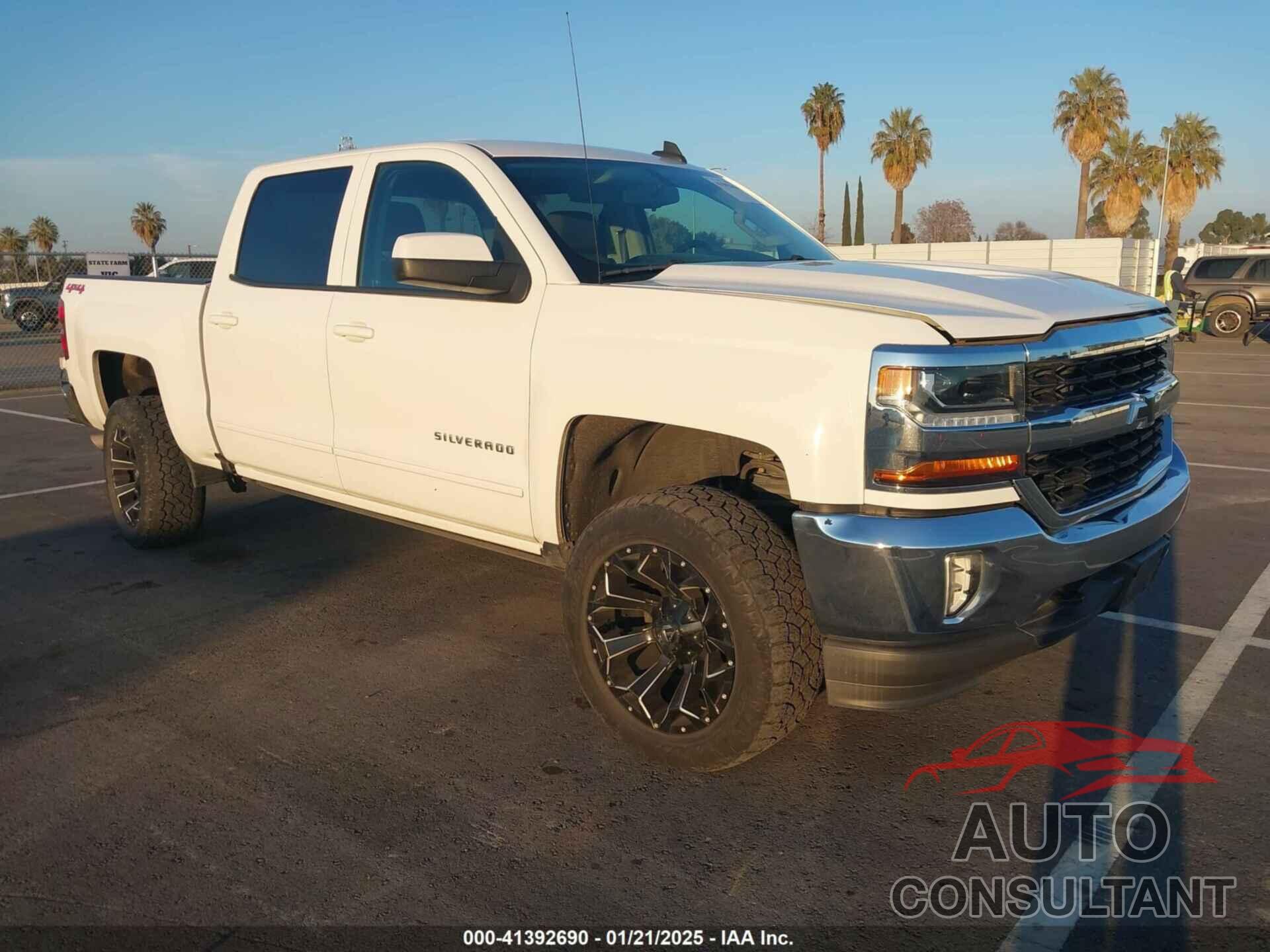 CHEVROLET SILVERADO 1500 2018 - 3GCUKREC5JG178728