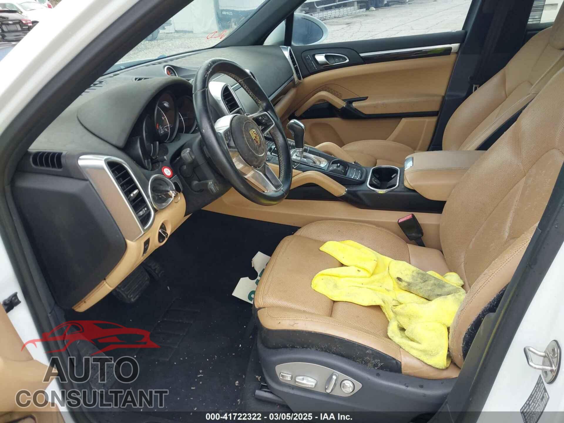 PORSCHE CAYENNE 2016 - WP1AF2A25GKA41302