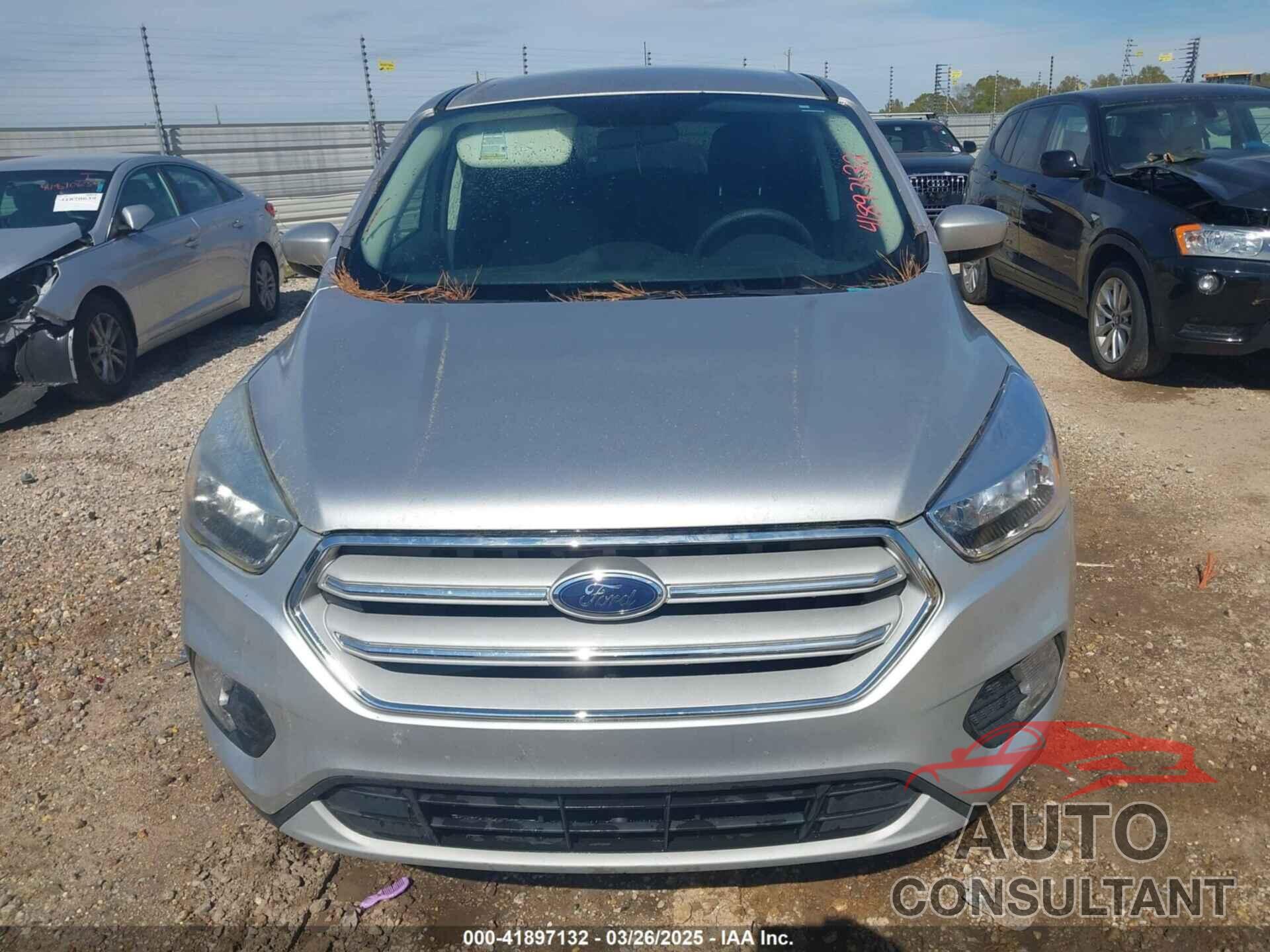 FORD ESCAPE 2017 - 1FMCU0GD0HUB35831