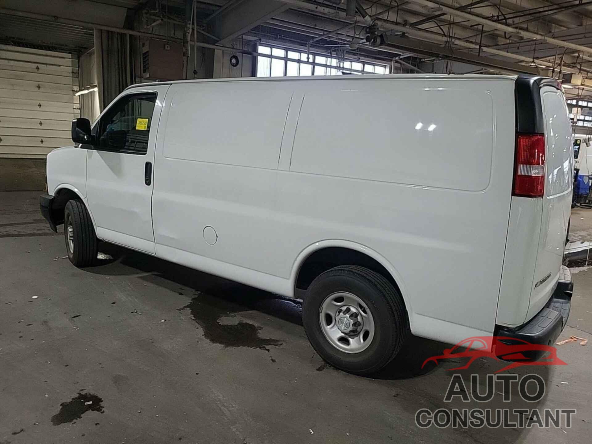 CHEVROLET EXPRESS G2500 2019 - 1GCWGAFPXK1360826