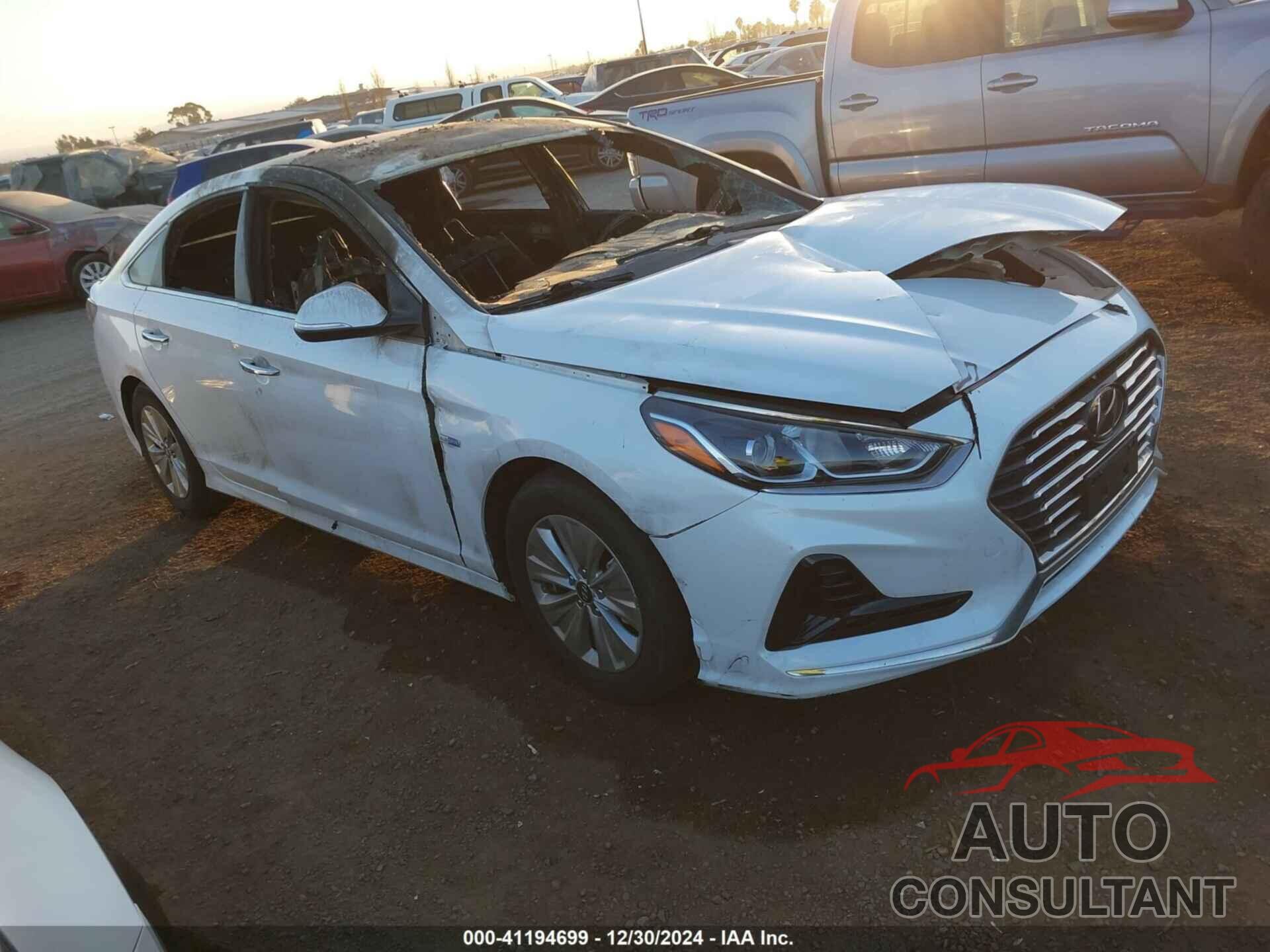 HYUNDAI SONATA HYBRID 2018 - KMHE24L37JA083849