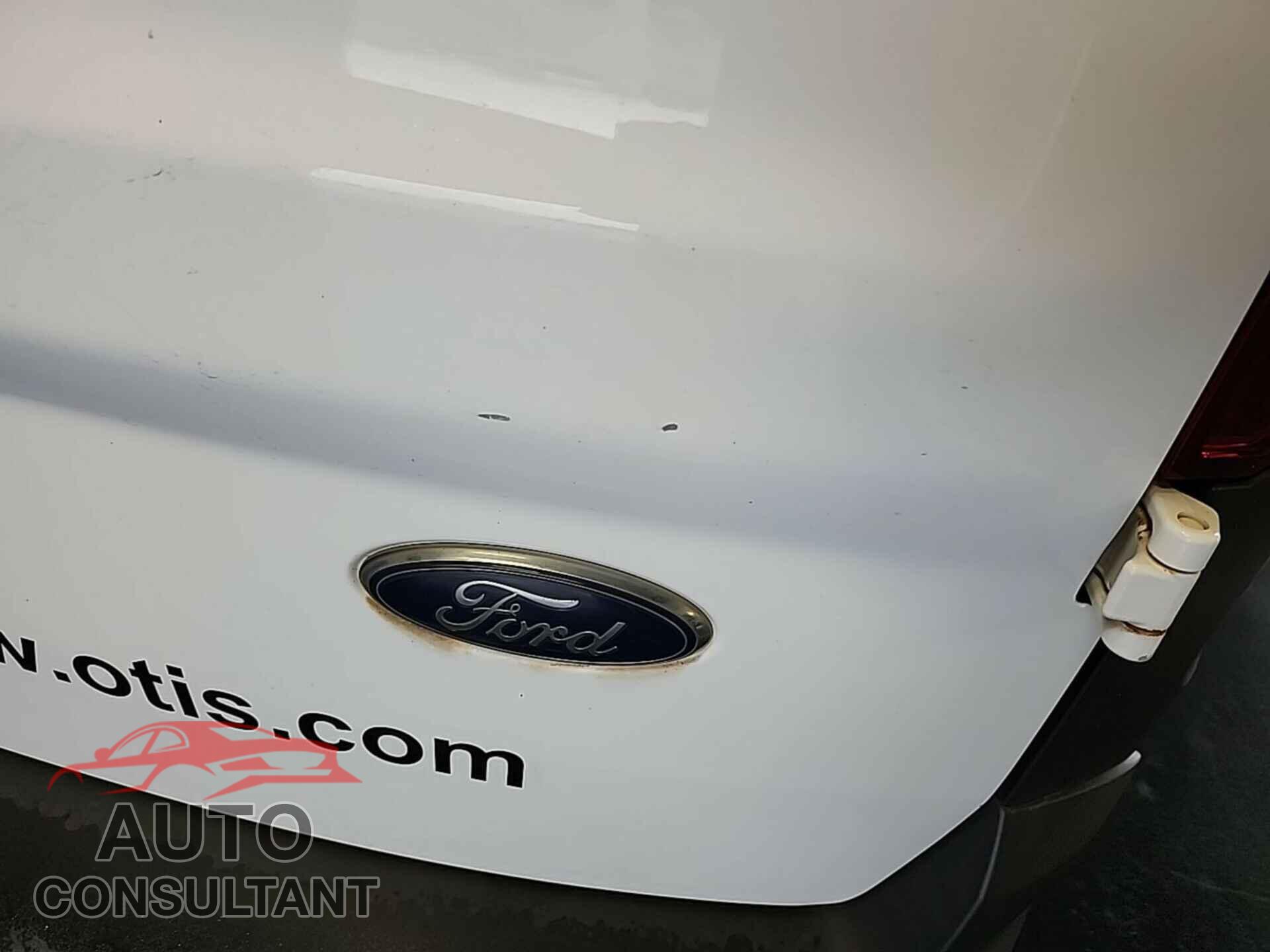 FORD TRANSIT CONNECT 2017 - NM0LS7E77H1309456
