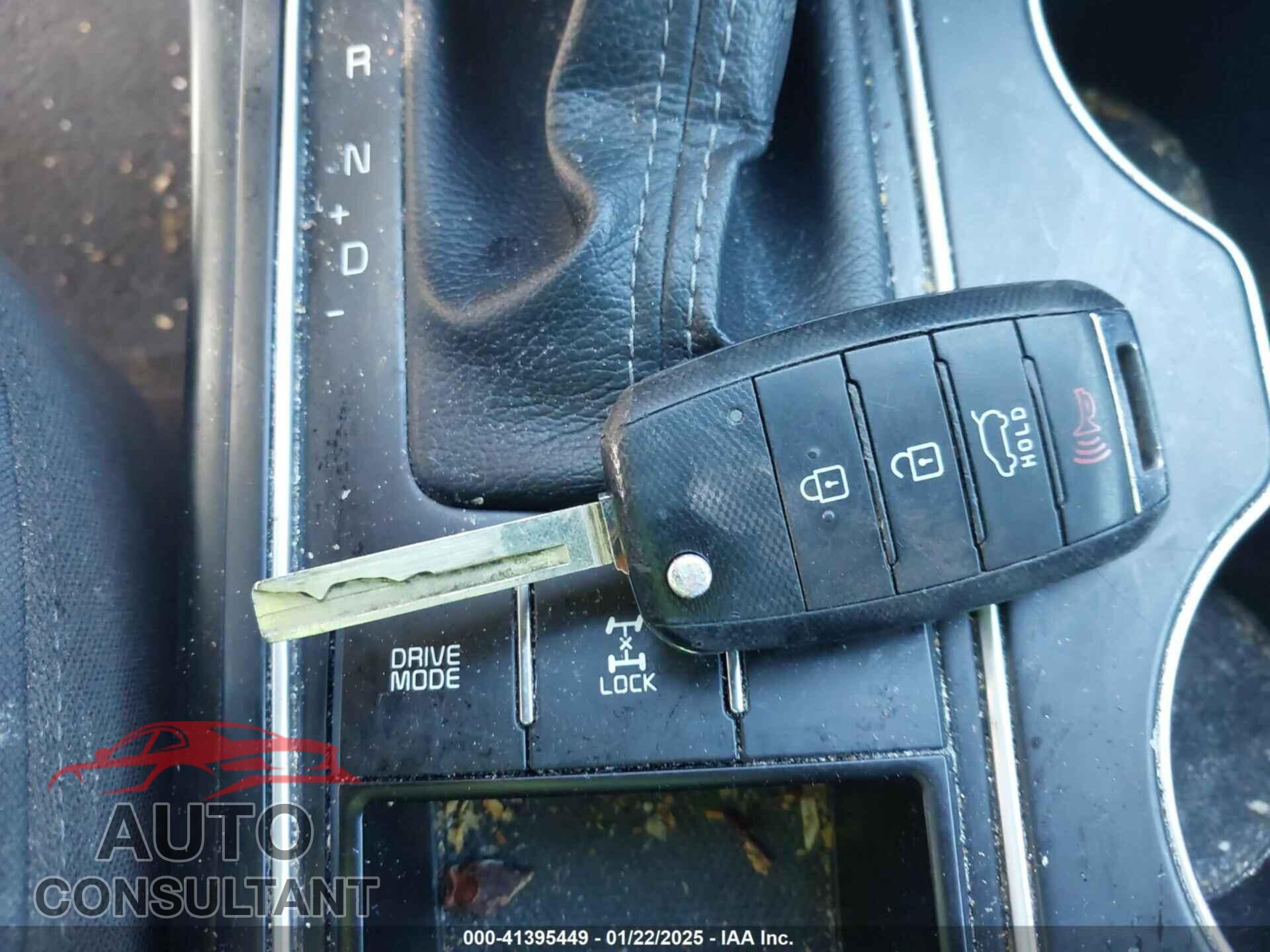KIA SORENTO 2018 - 5XYPGDA5XJG373473