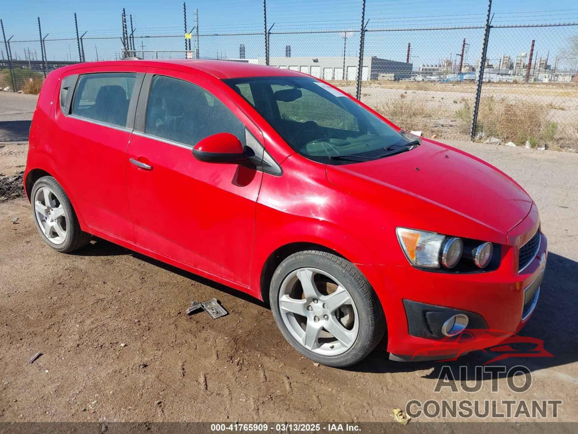 CHEVROLET SONIC 2015 - 1G1JE6SB5F4208568