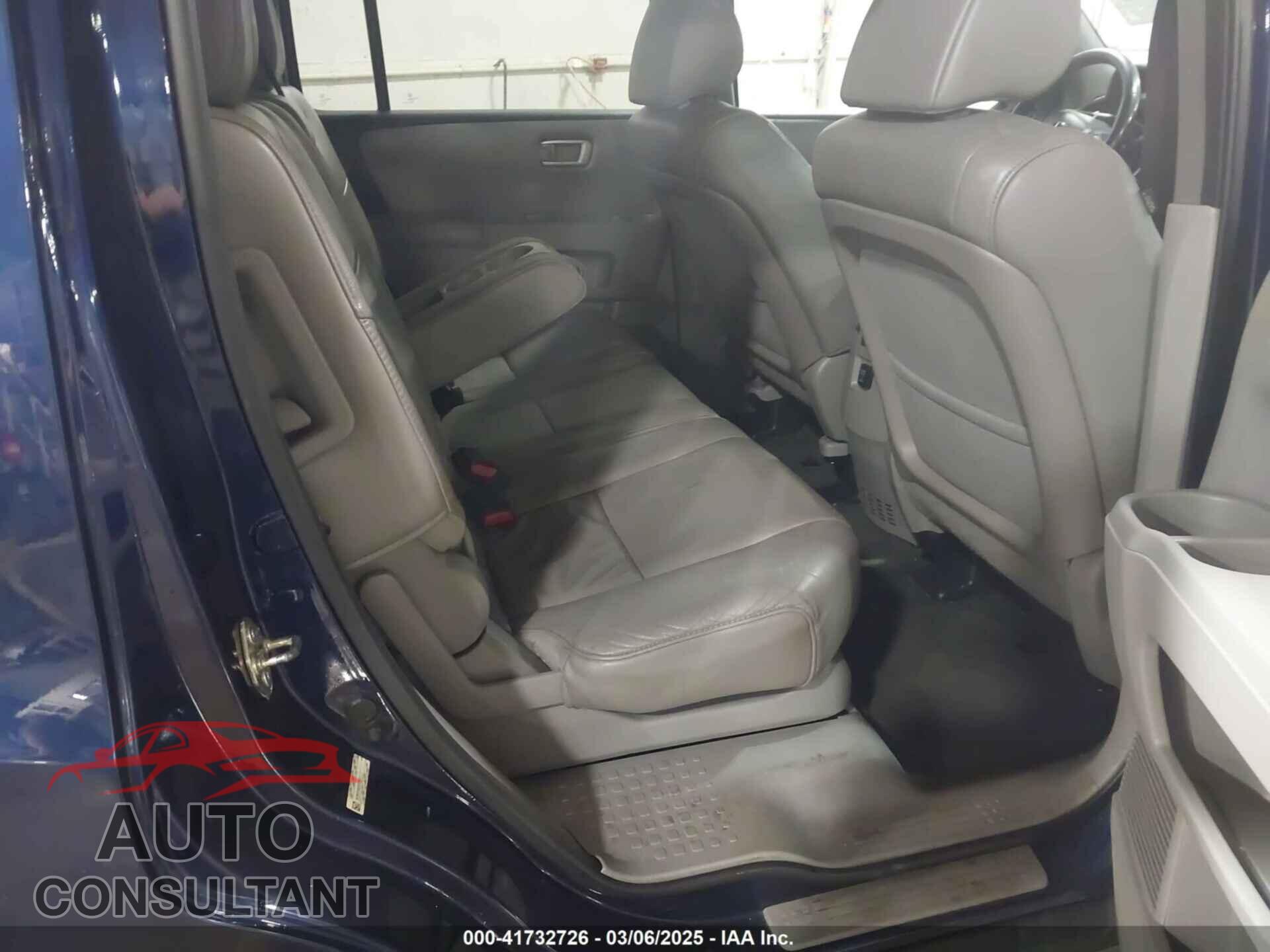 HONDA PILOT 2015 - 5FNYF4H50FB040162