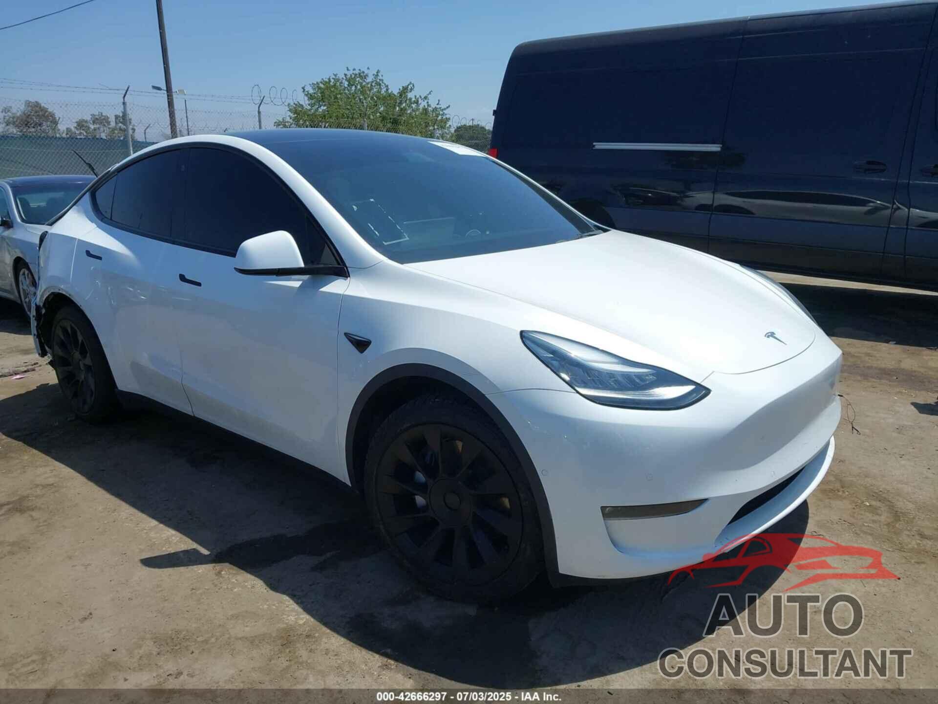 TESLA MODEL Y 2021 - 5YJYGDEE9MF118520