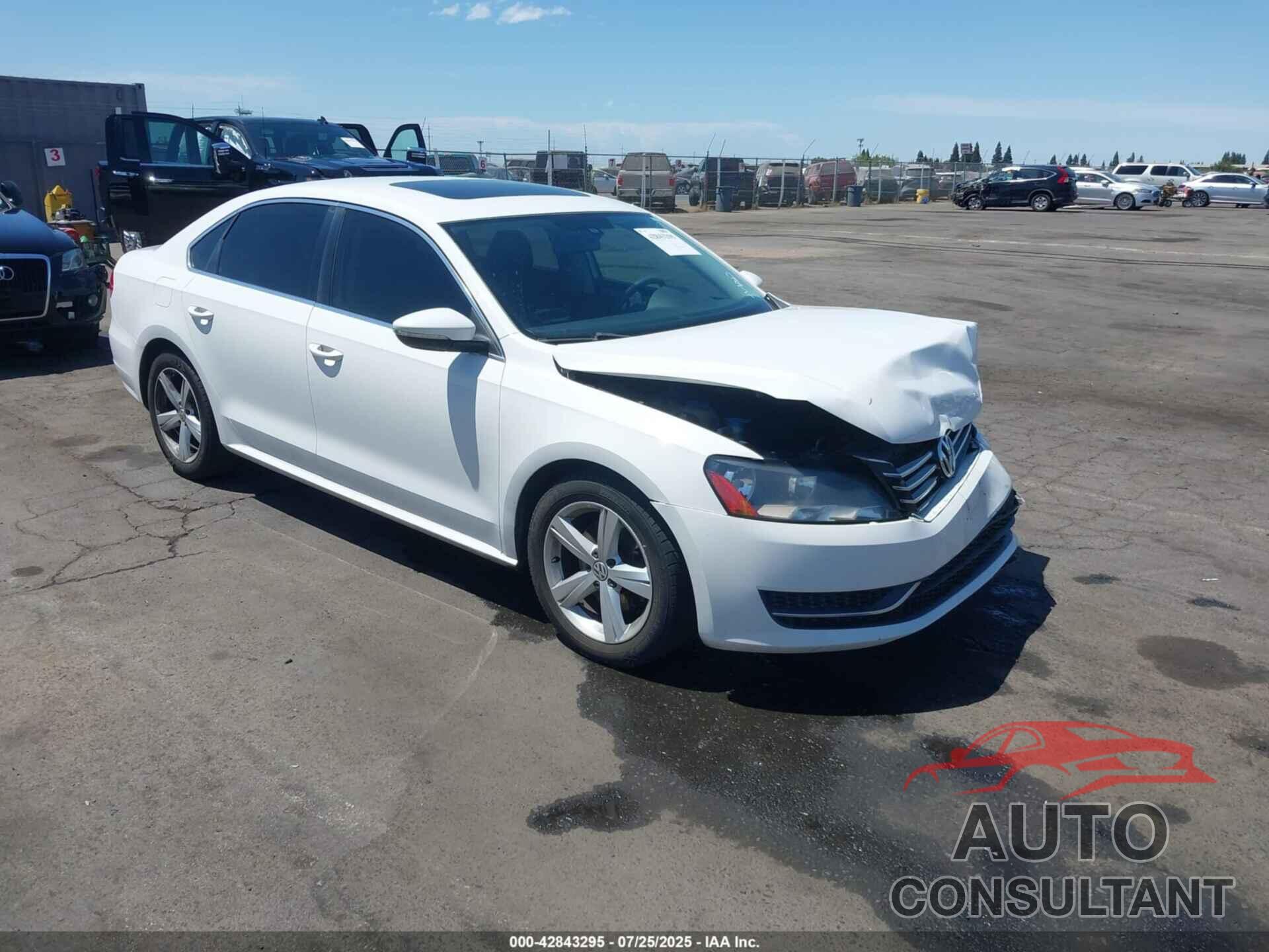 VOLKSWAGEN PASSAT 2012 - 1VWBP7A31CC010820