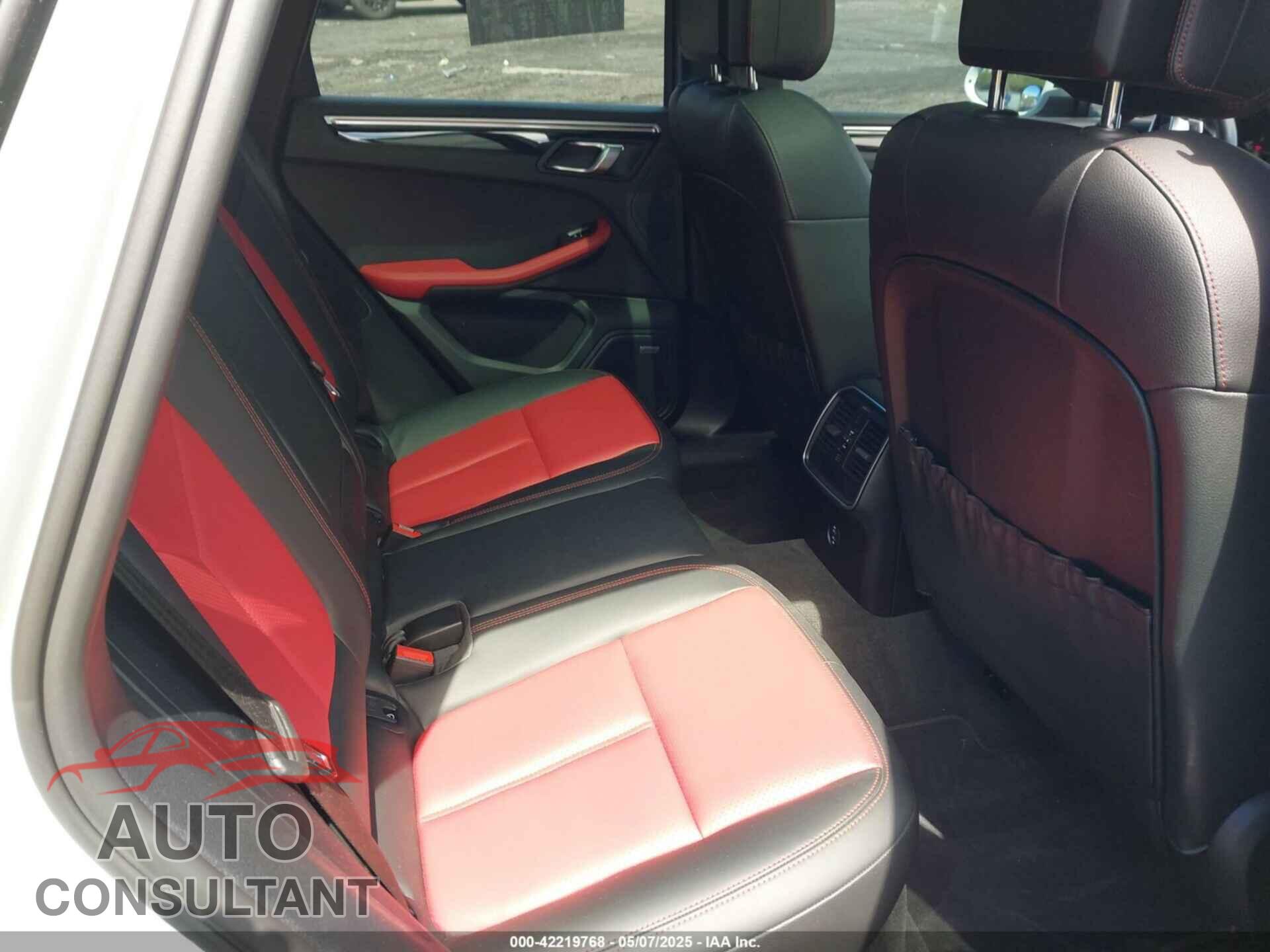 PORSCHE MACAN 2021 - WP1AA2A59MLB10281