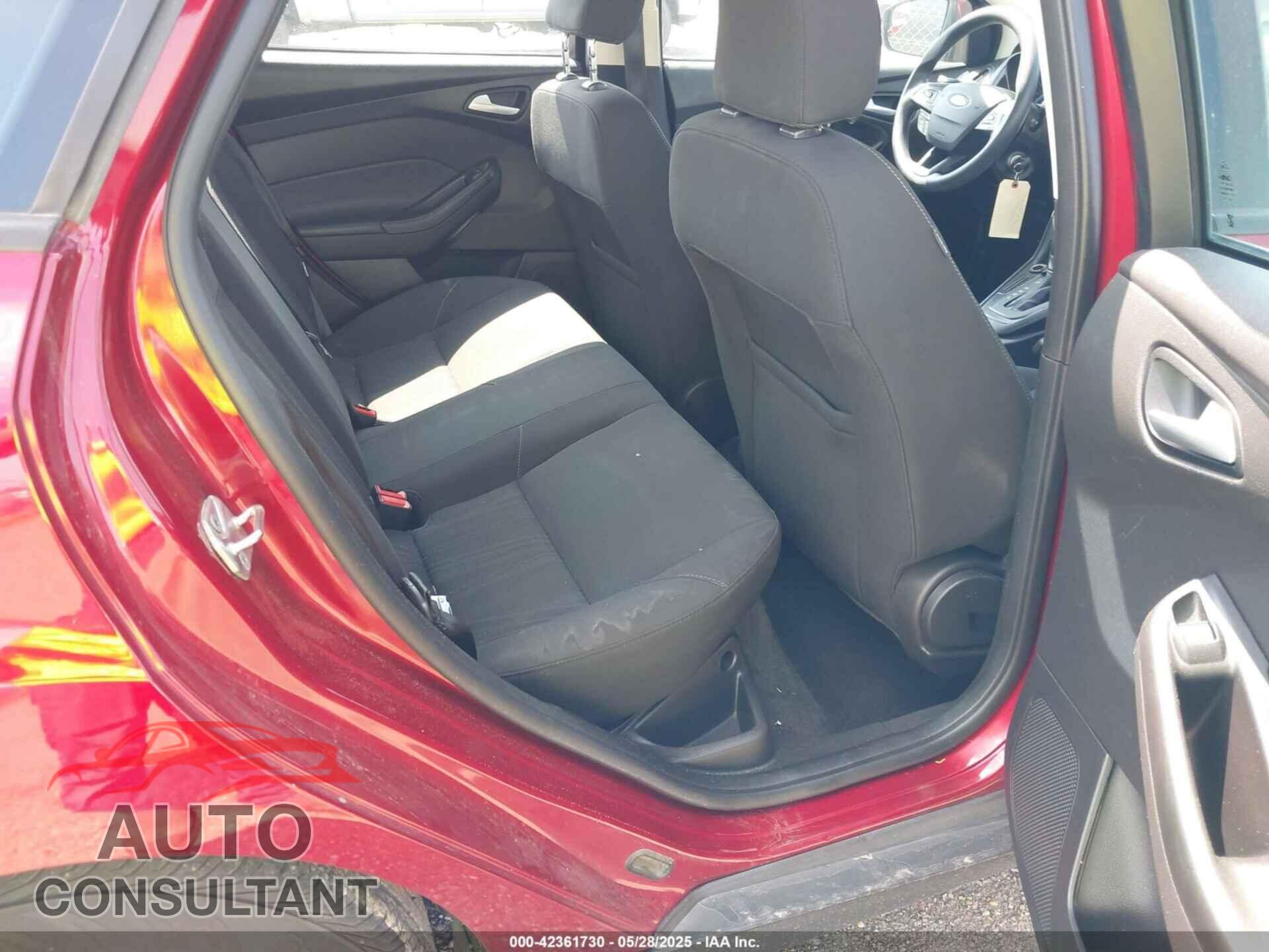 FORD FOCUS 2017 - 1FADP3F23HL303314