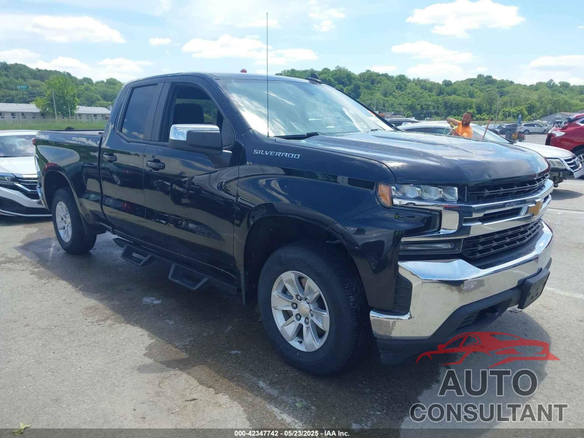 CHEVROLET SILVERADO 1500 2020 - 1GCRYDED4LZ224486