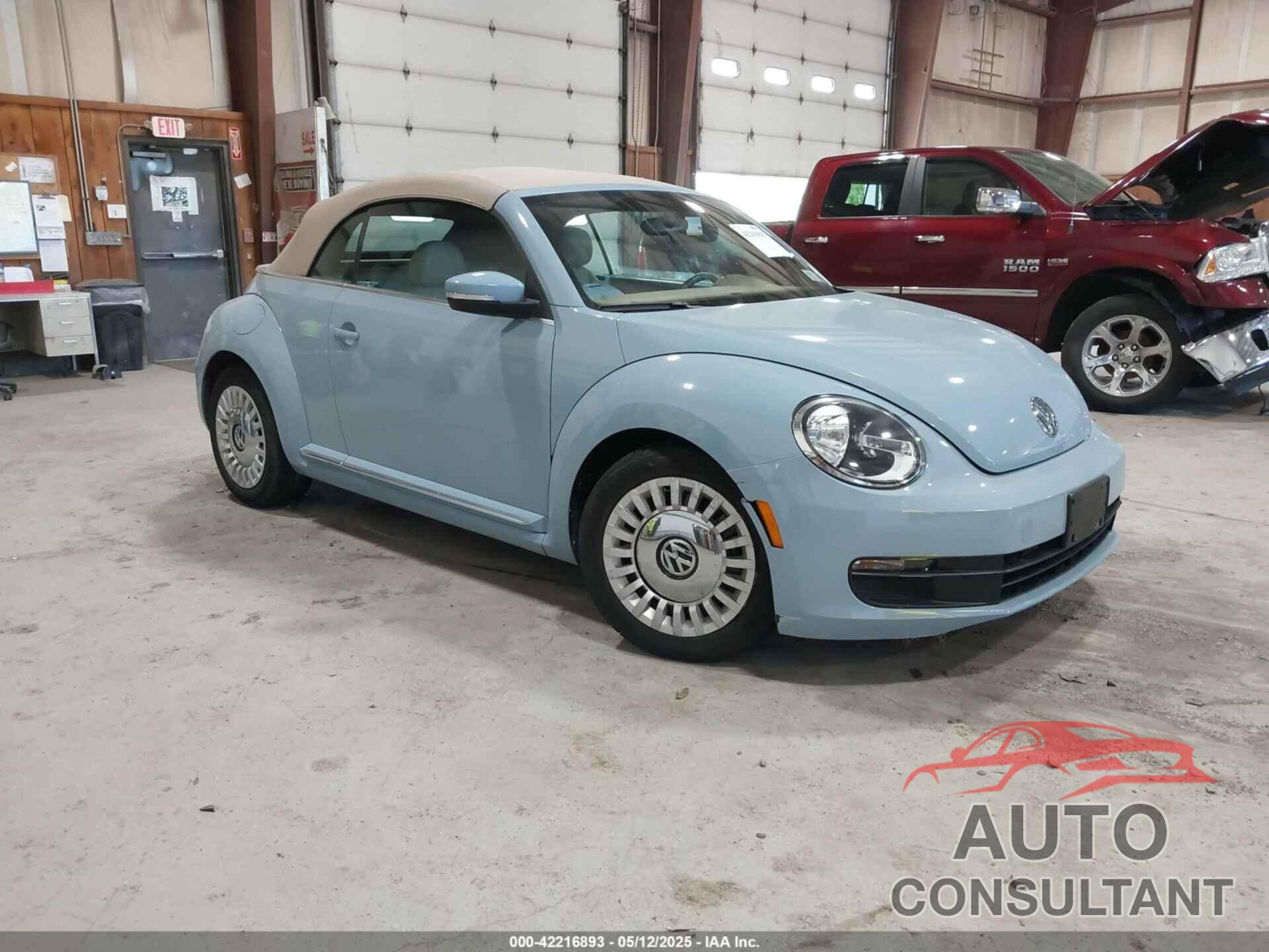 VOLKSWAGEN BEETLE 2015 - 3VW517AT3FM810598