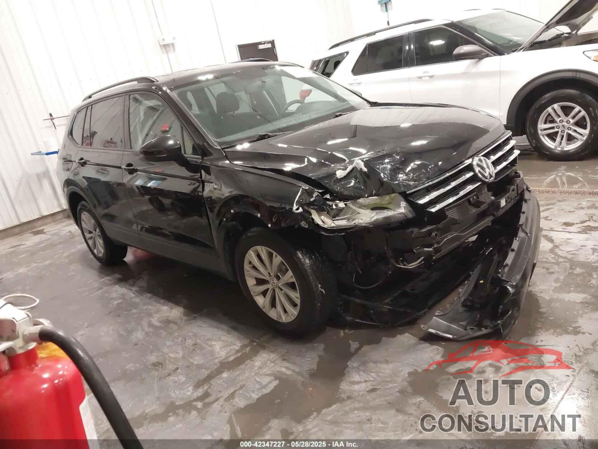 VOLKSWAGEN TIGUAN 2018 - 3VV0B7AX2JM020734